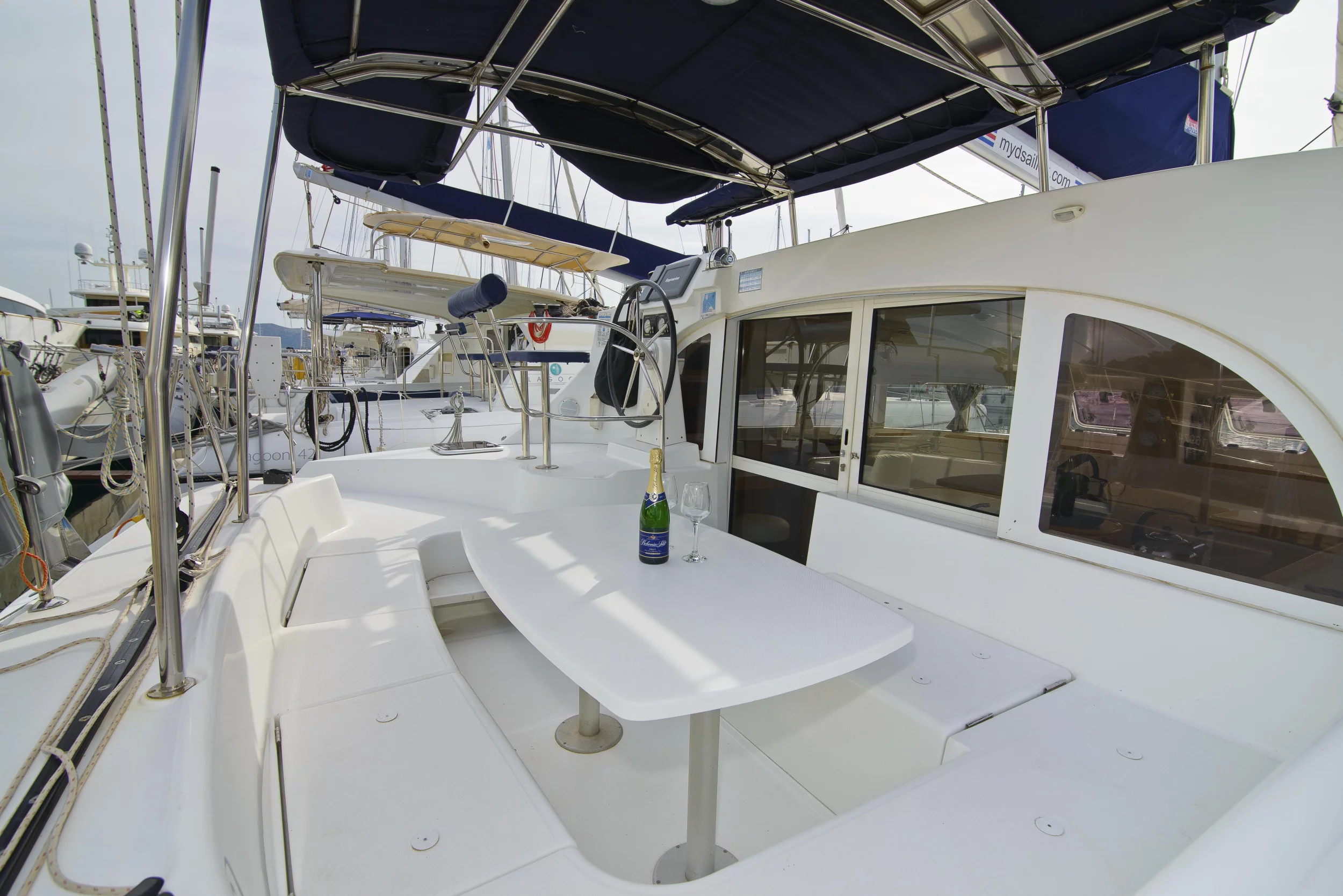 Lagoon 380 (Shona)  - 10