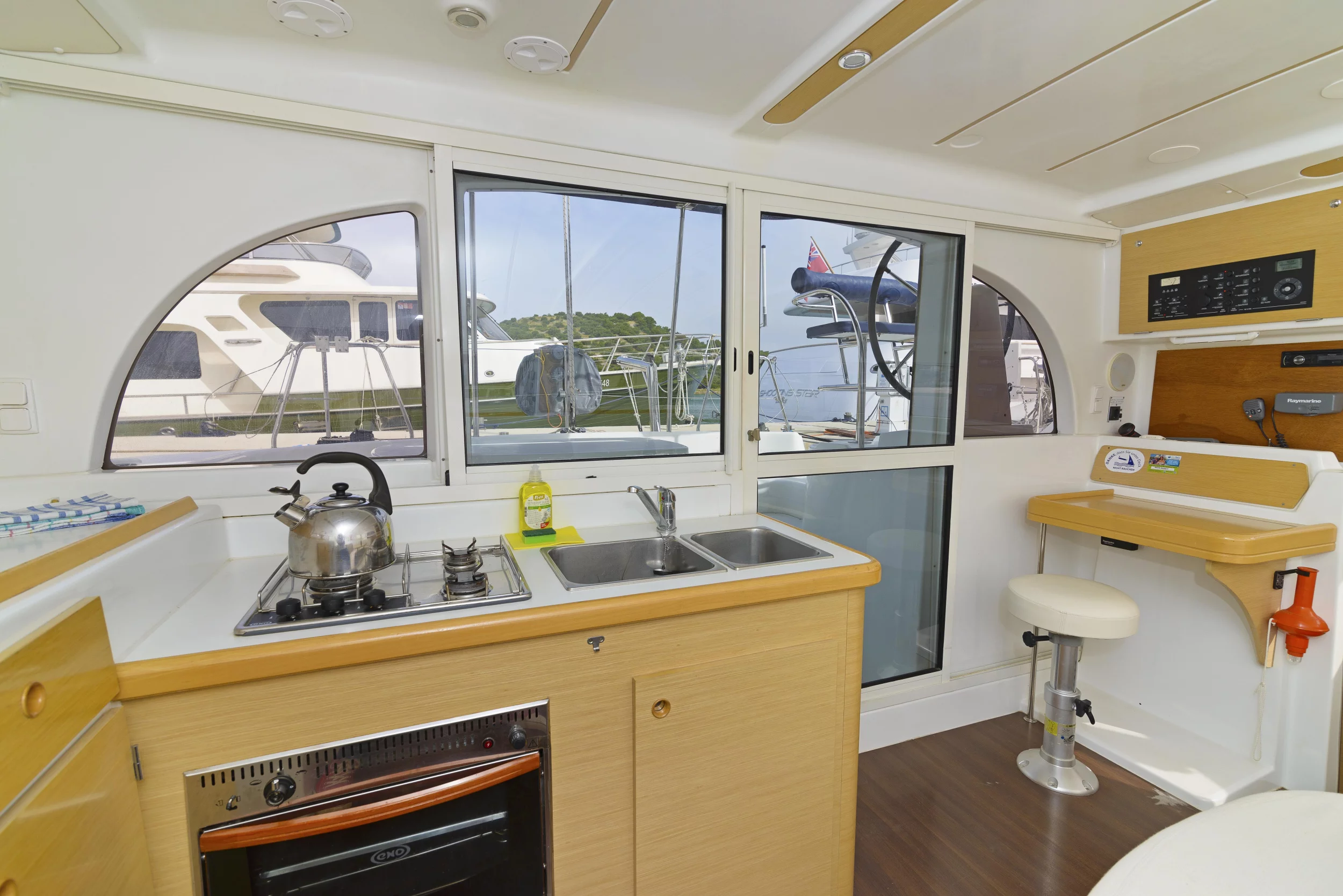 Lagoon 380 (Shona)  - 6