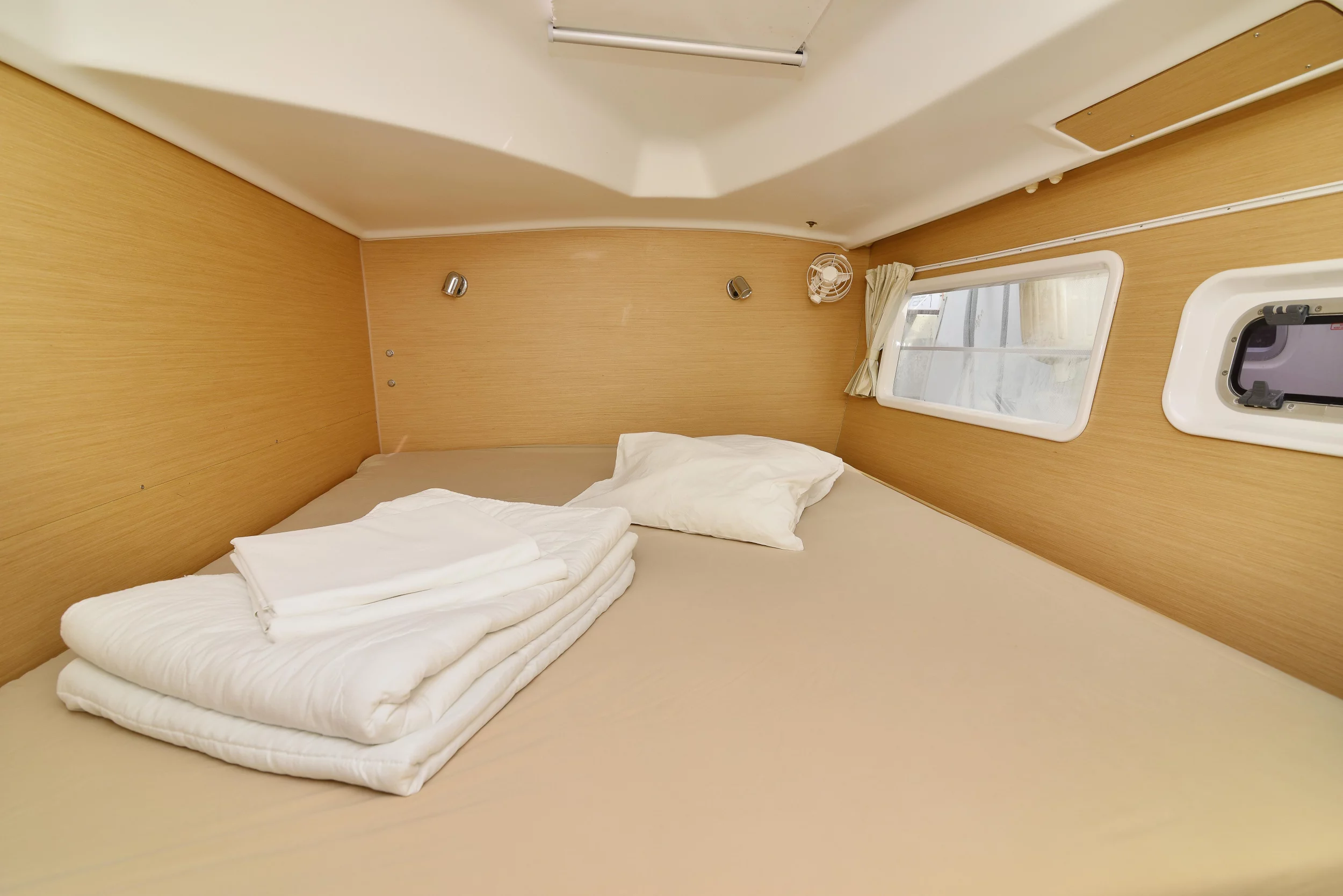 Lagoon 380 (Shona)  - 12