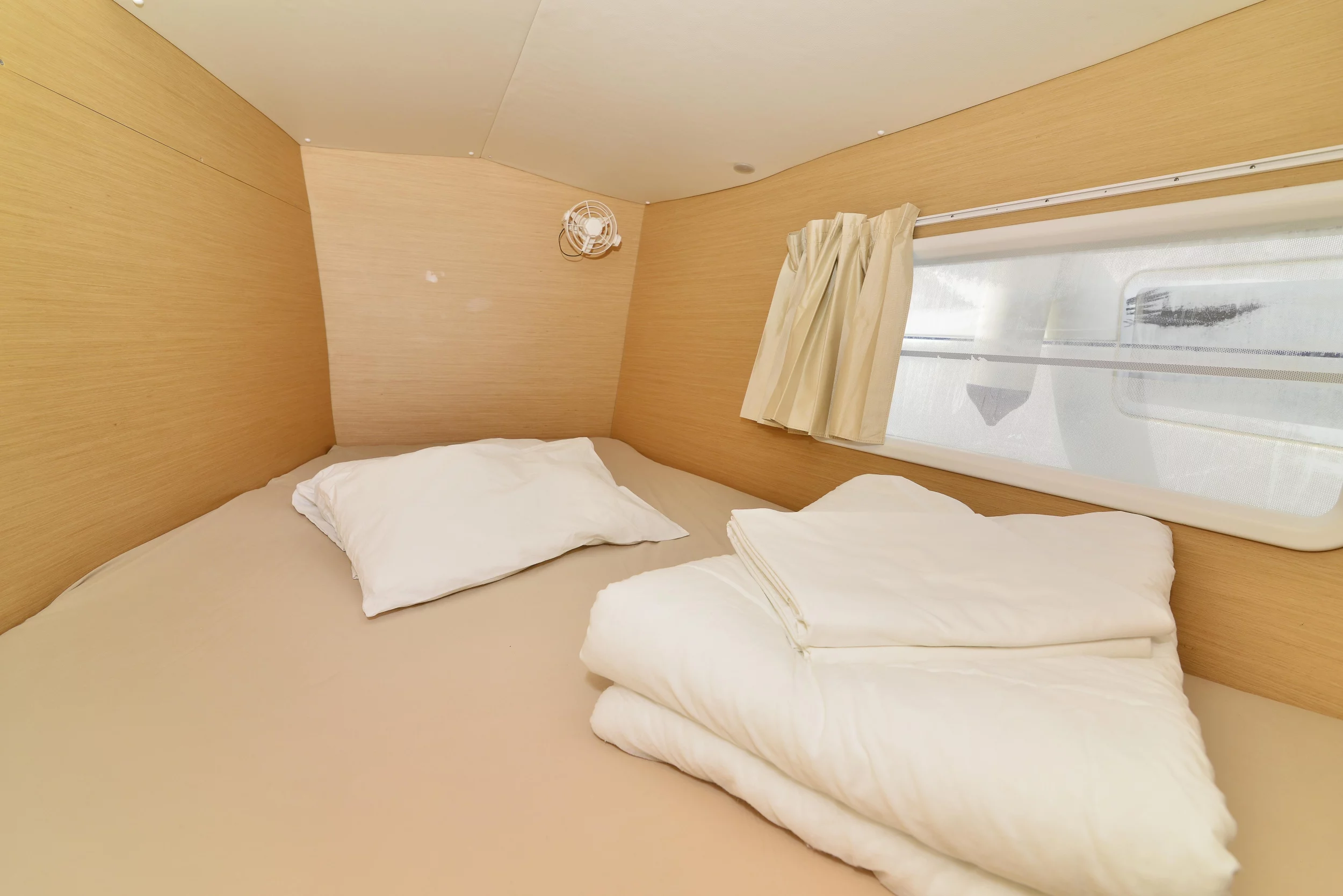 Lagoon 380 (Shona)  - 3