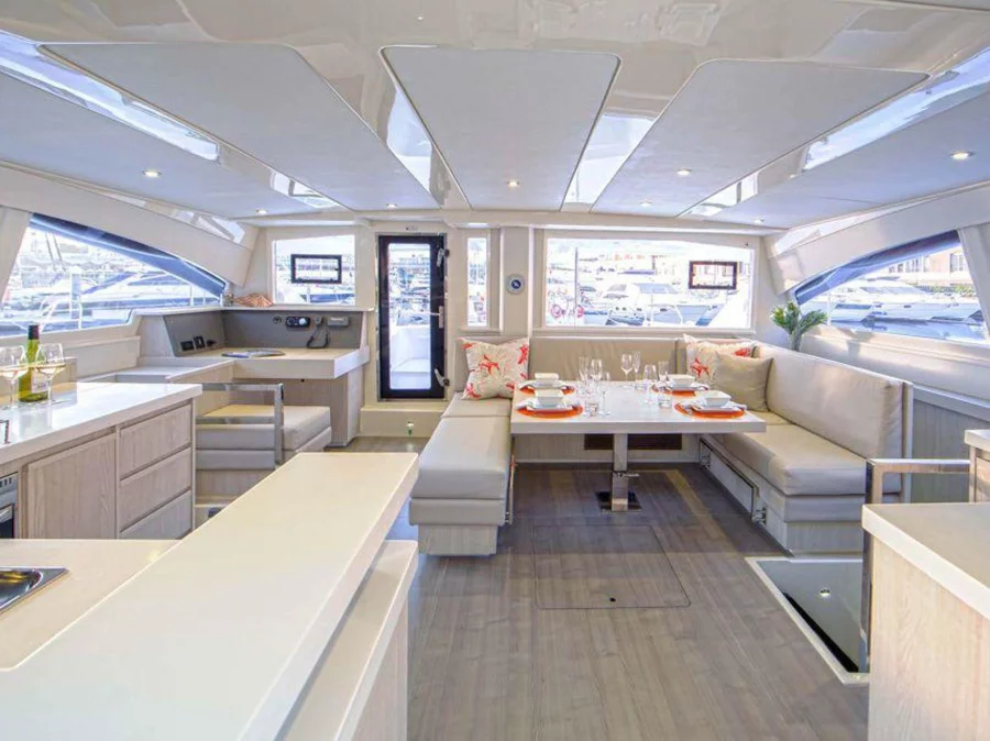 Leopard 48 (Black Swan) Interior image - 8