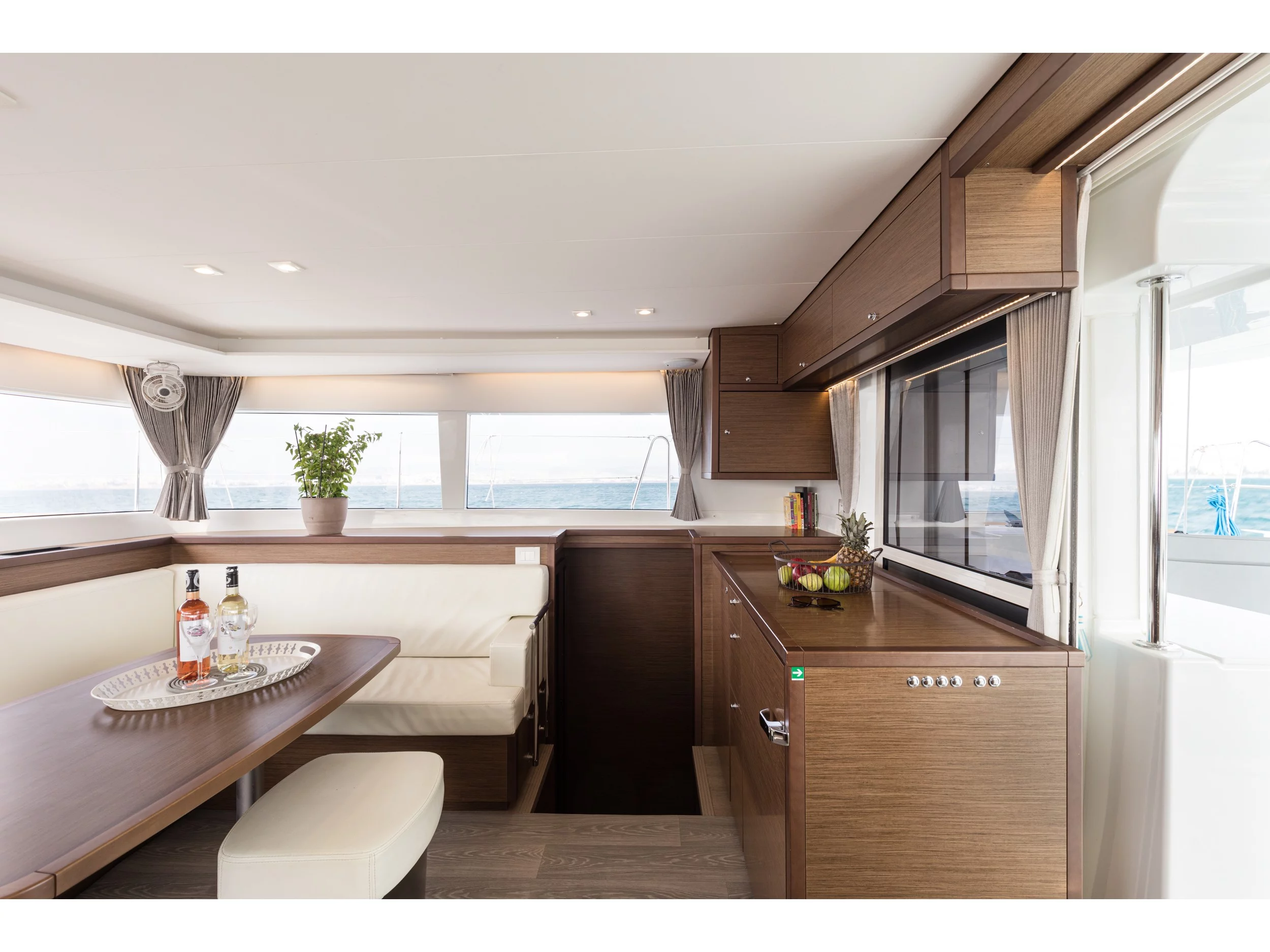 Lagoon 450 Flybridge (Myrto |, Gen, Watermaker, 12 pax) Interior image - 12