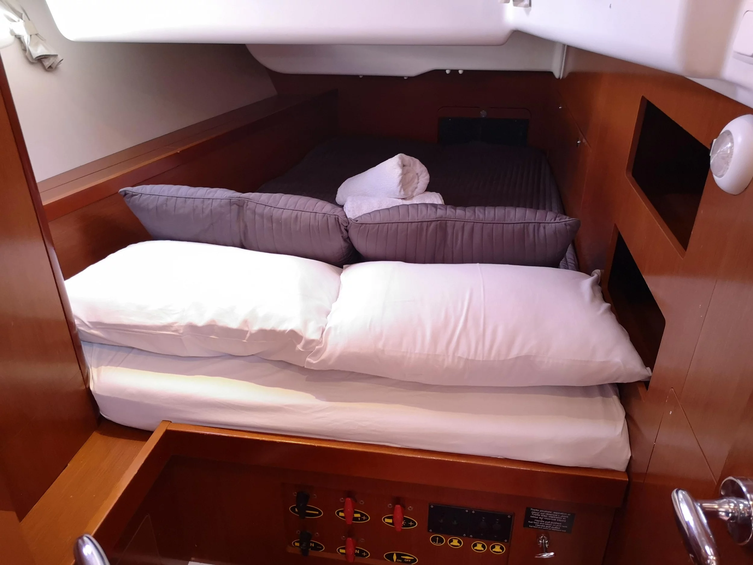 Oceanis 50 (Thano ( - - 12 pax))  - 17