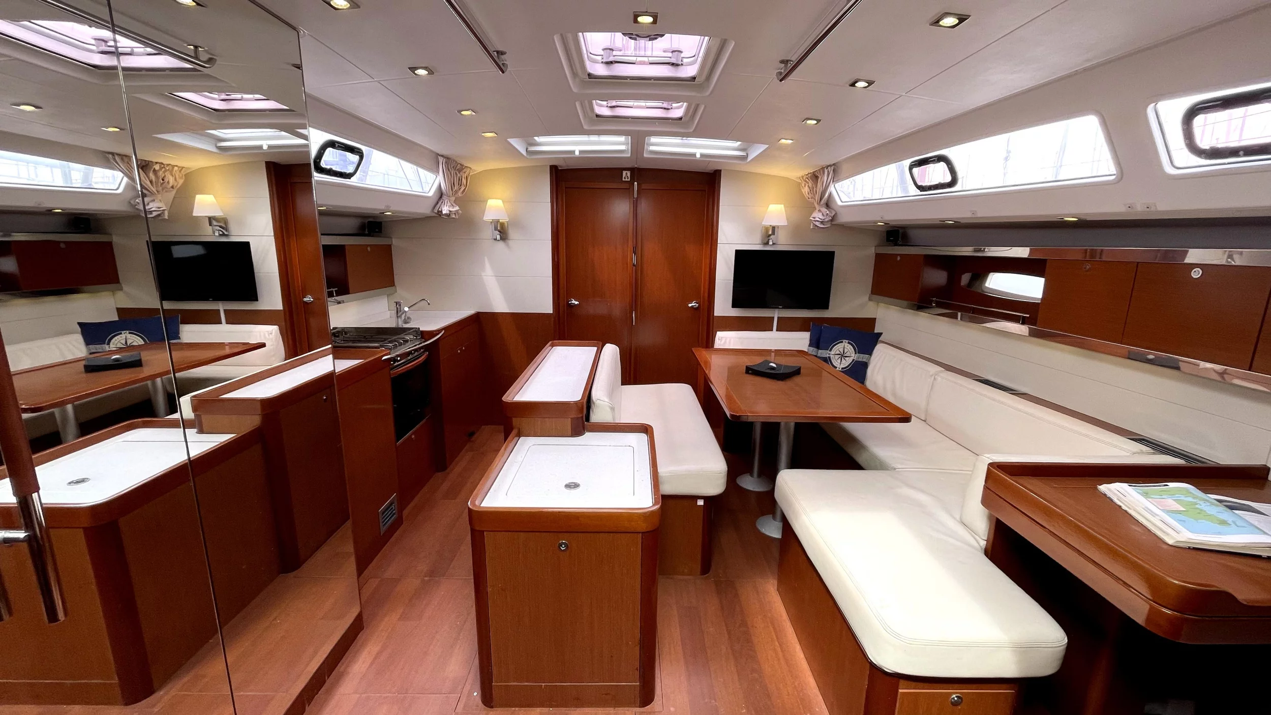 Oceanis 50 (Thano ( - - 12 pax))  - 4