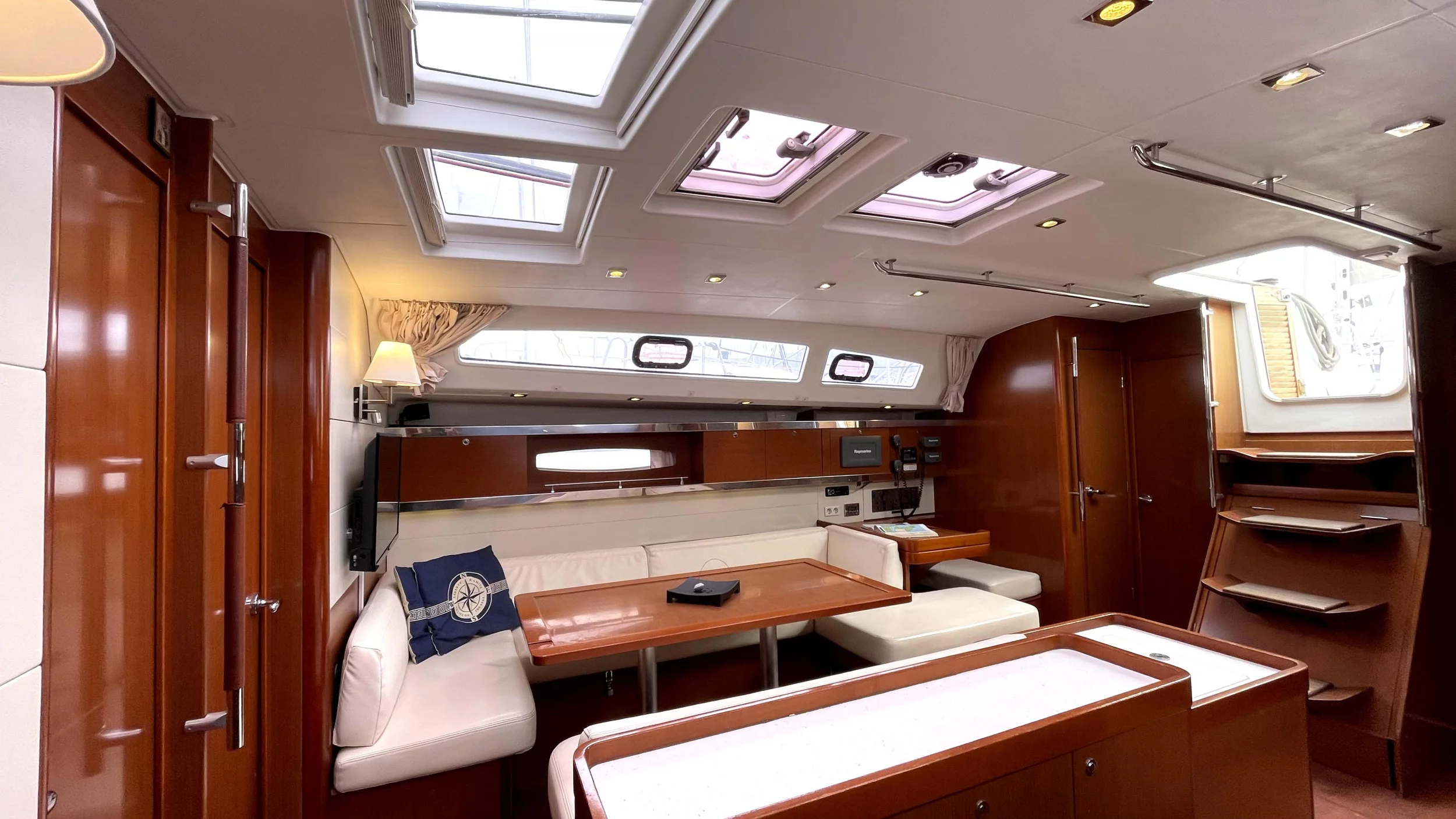 Oceanis 50 (Thano ( - - 12 pax))  - 11