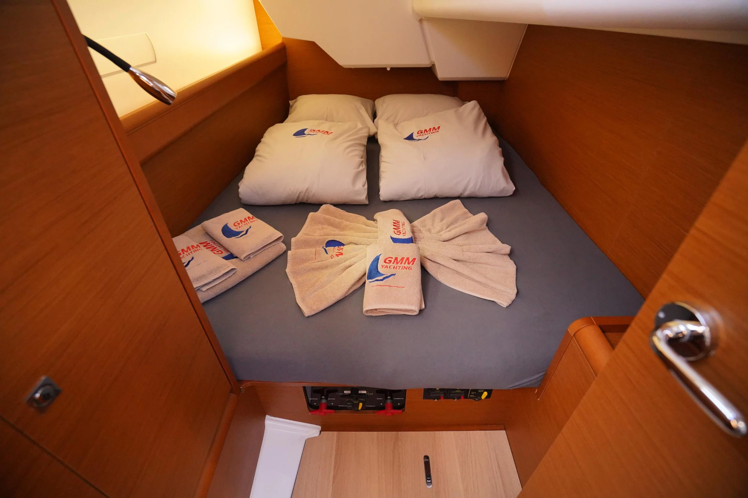 Sun Odyssey 389 (Gin Fizz)  - 5