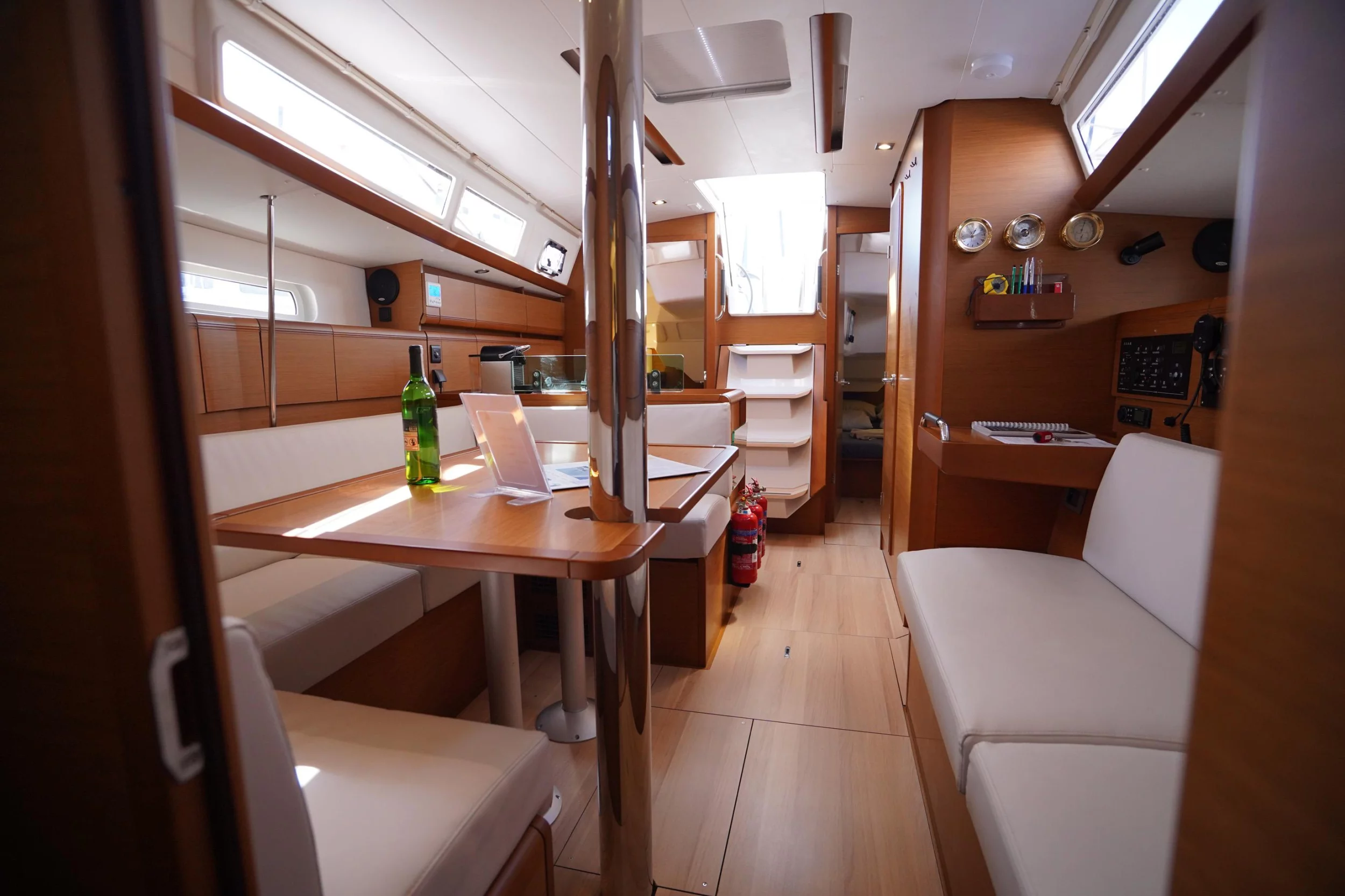 Sun Odyssey 389 (Gin Fizz)  - 18