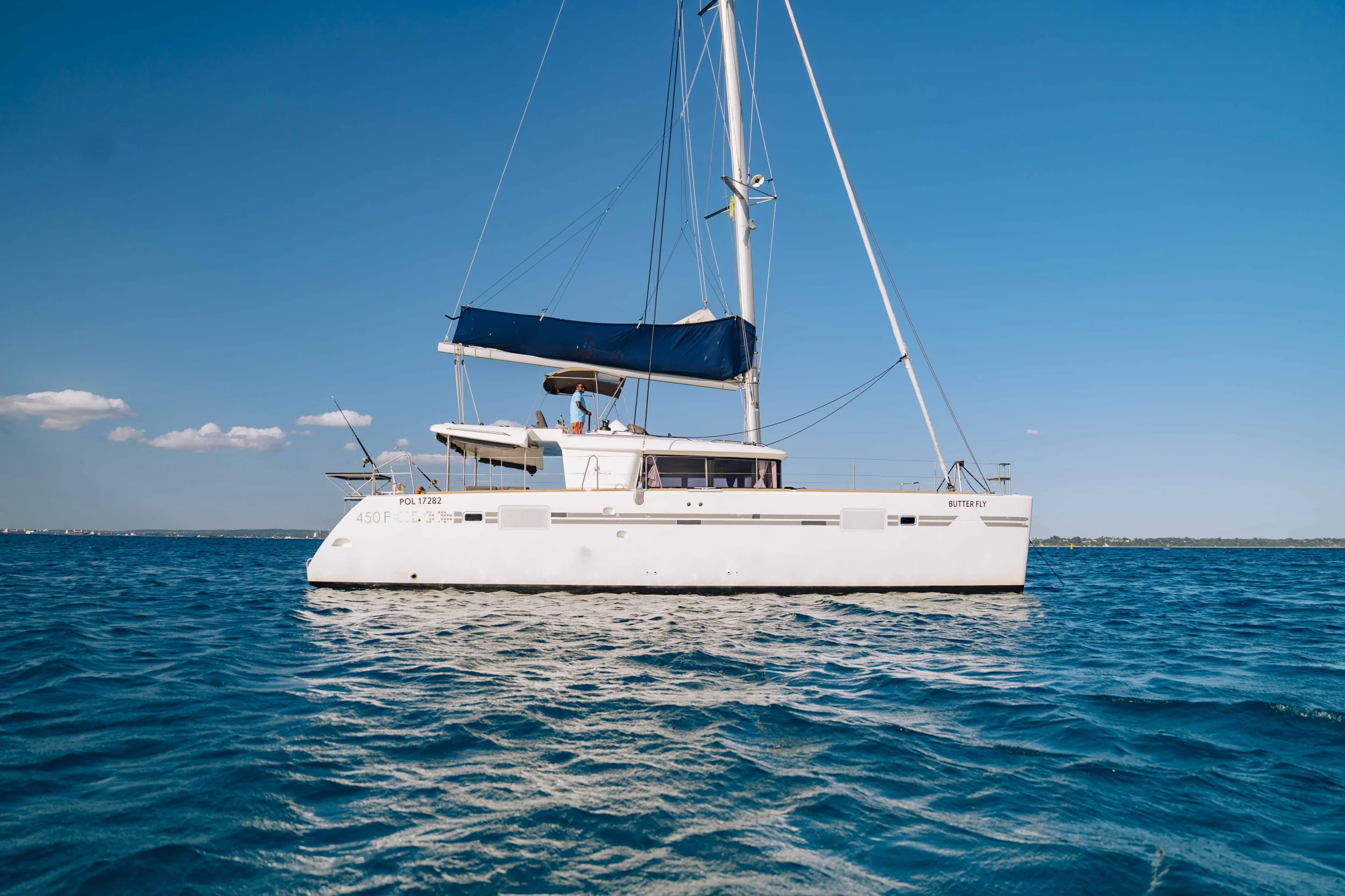 Lagoon 450 Fly (Butterfly)  - 20