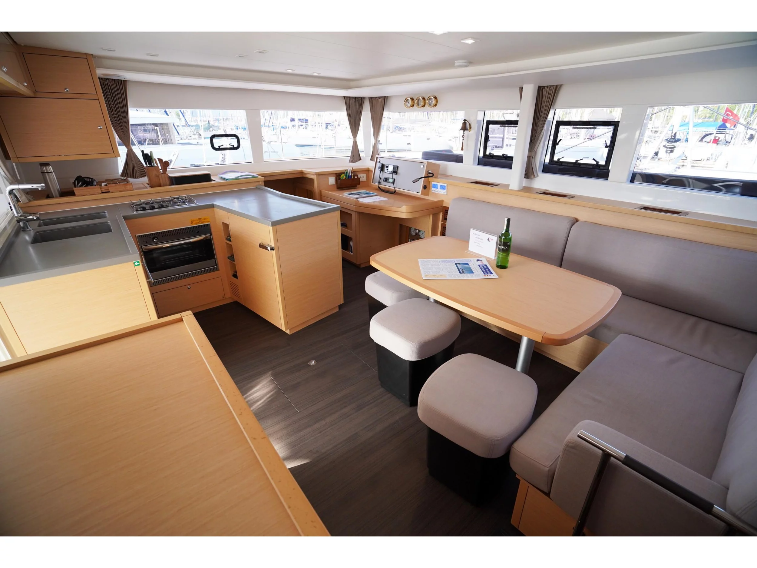 Lagoon 450F (Big Dream) Interior image - 9