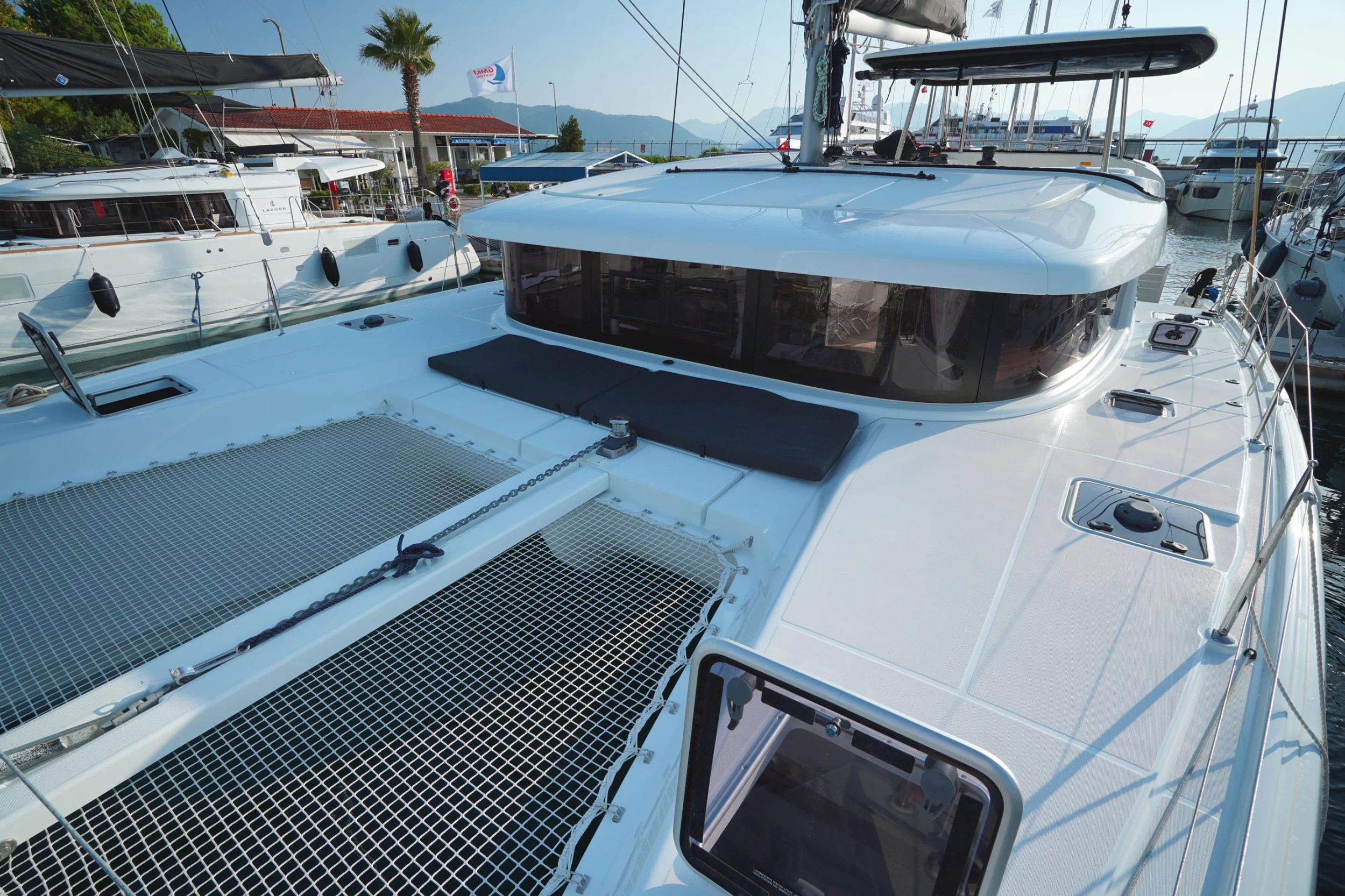 Lagoon 42 (Little Dream)  - 7