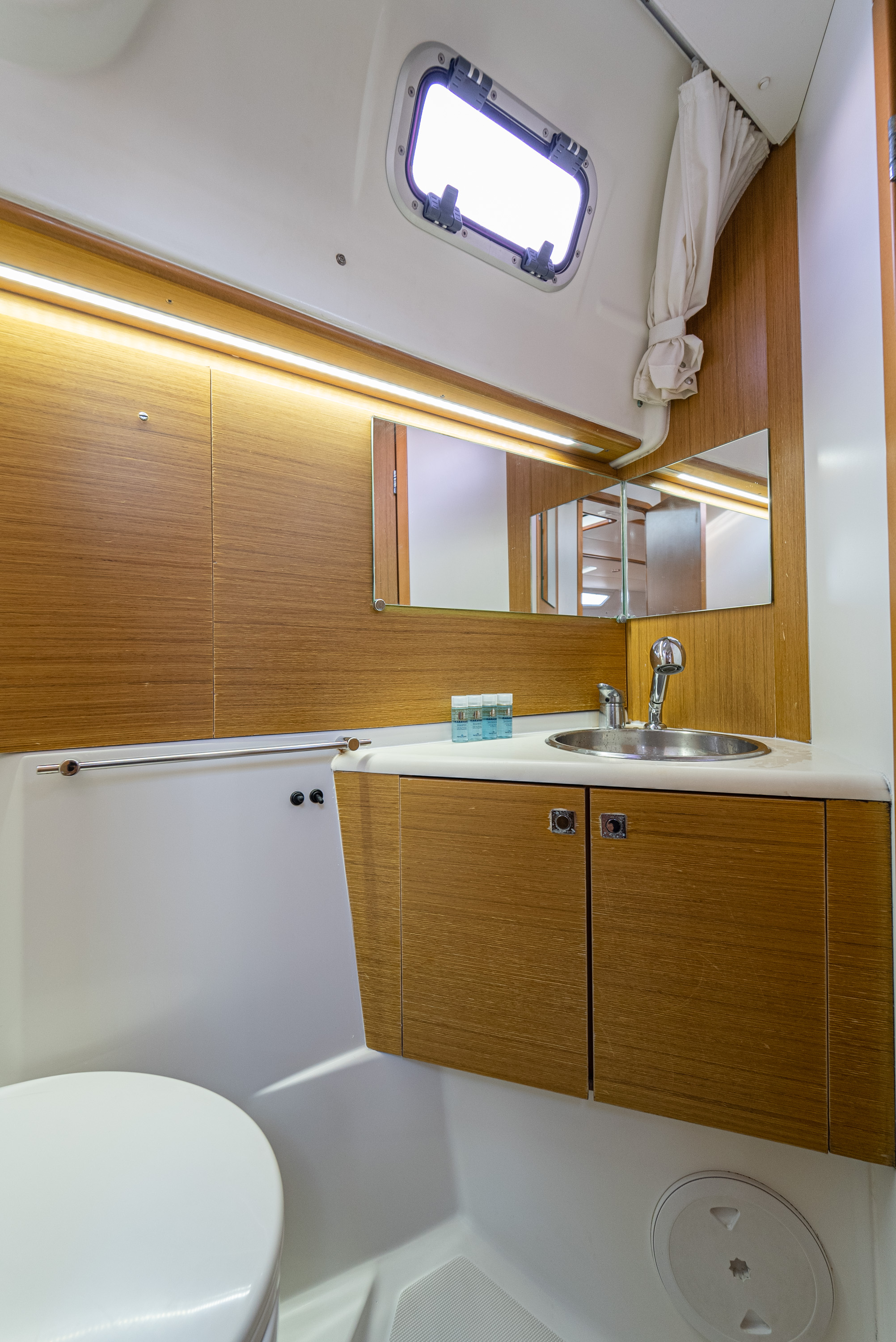 Photo #19 - Sun Odyssey 44 i (Beethoven ( with Bowthruster, Solar Panels)) in Kavala - 12660