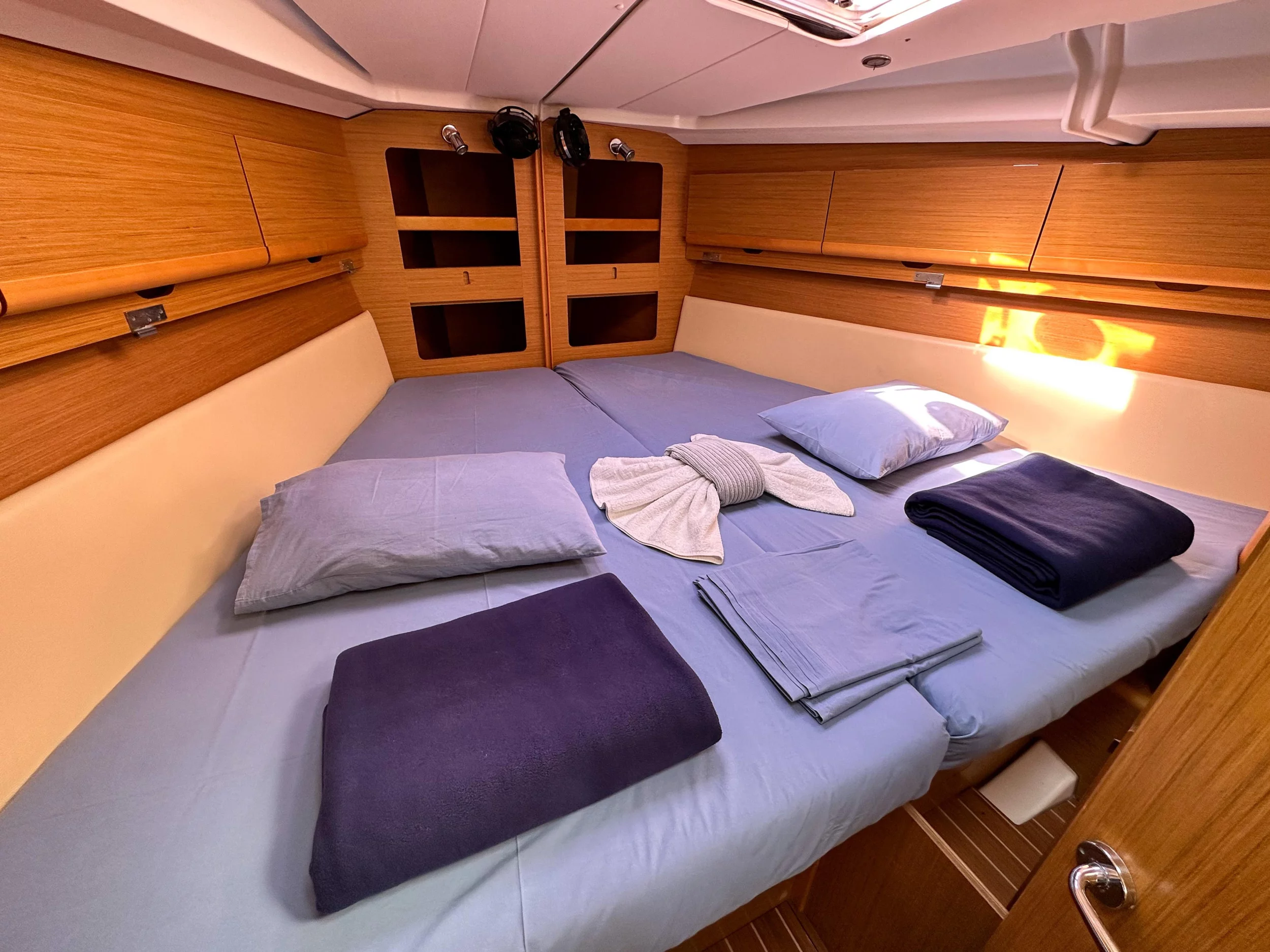 Sun Odyssey 44 i (Beethoven ( with Bowthruster, Solar Panels))  - 12