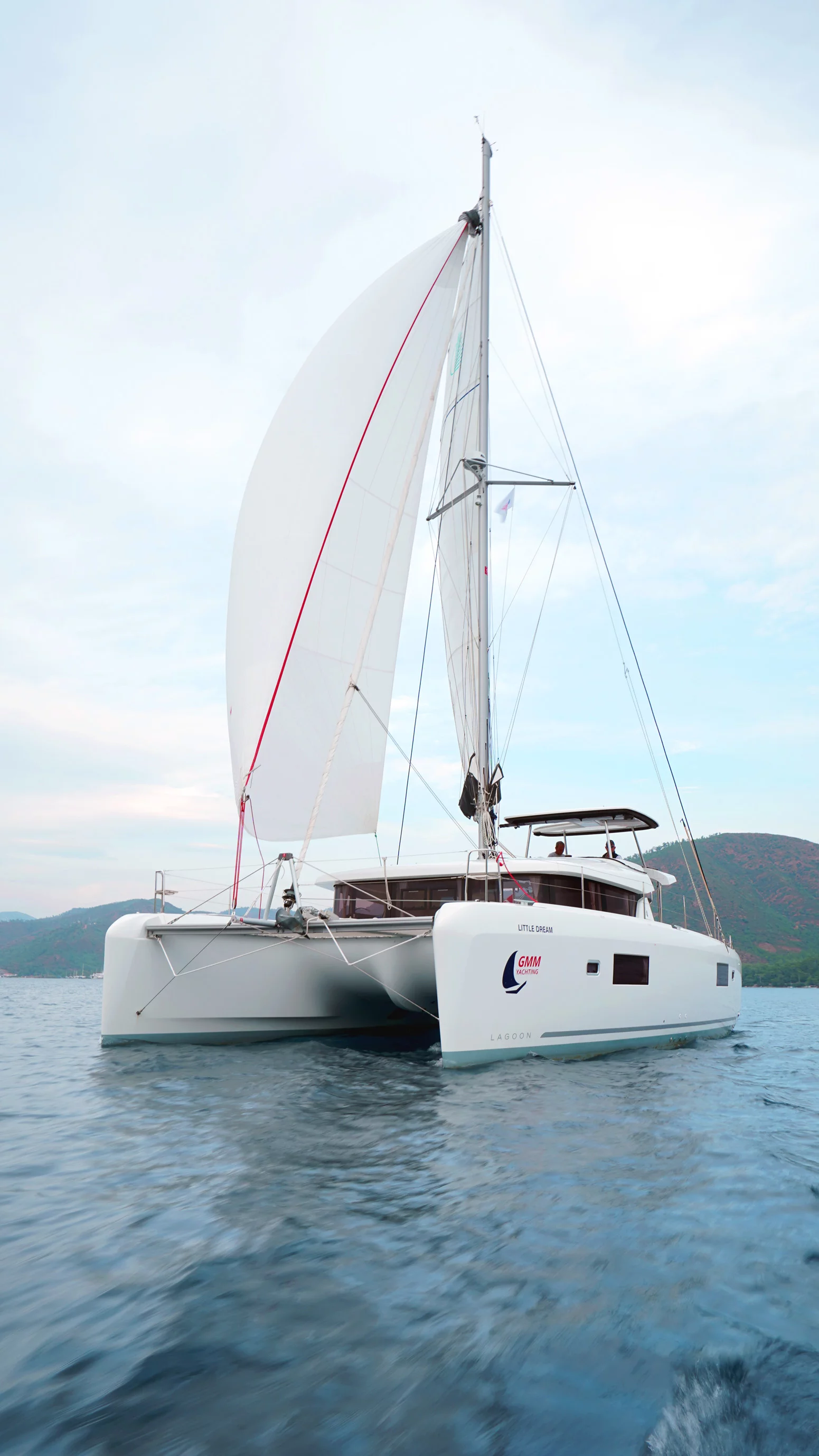 Lagoon 42 (Little Dream)  - 16