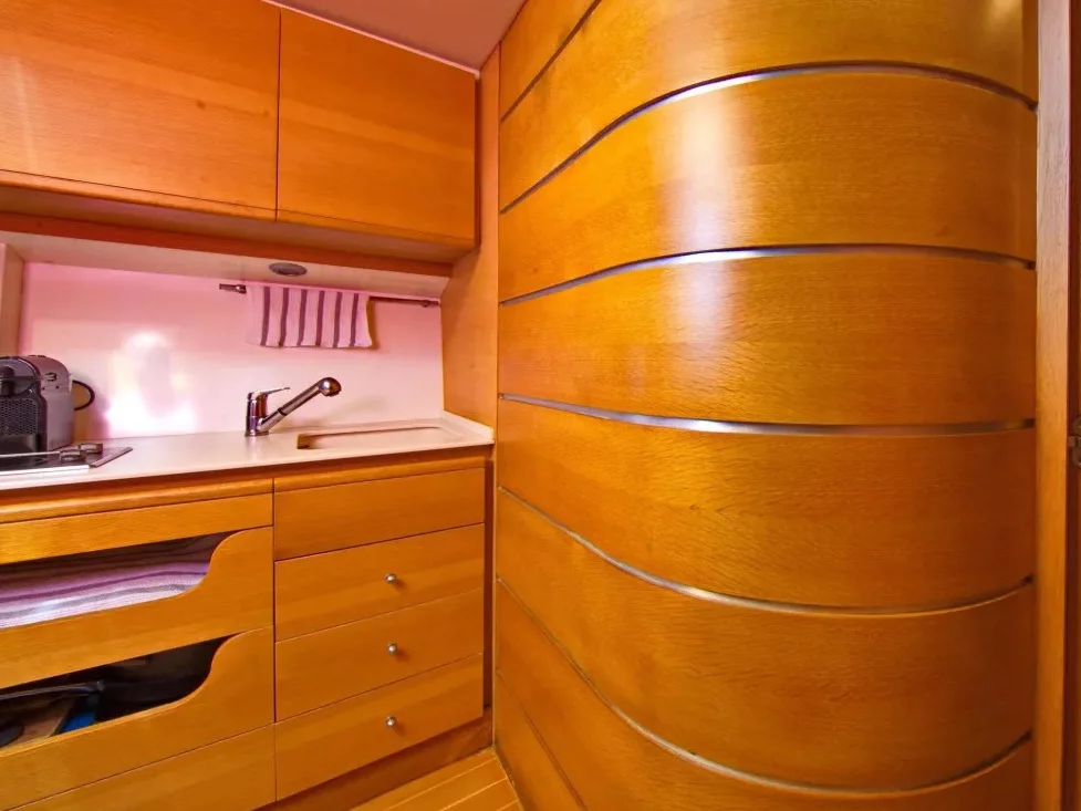 Gianneti 55 Sport (Remode) Interior image - 12