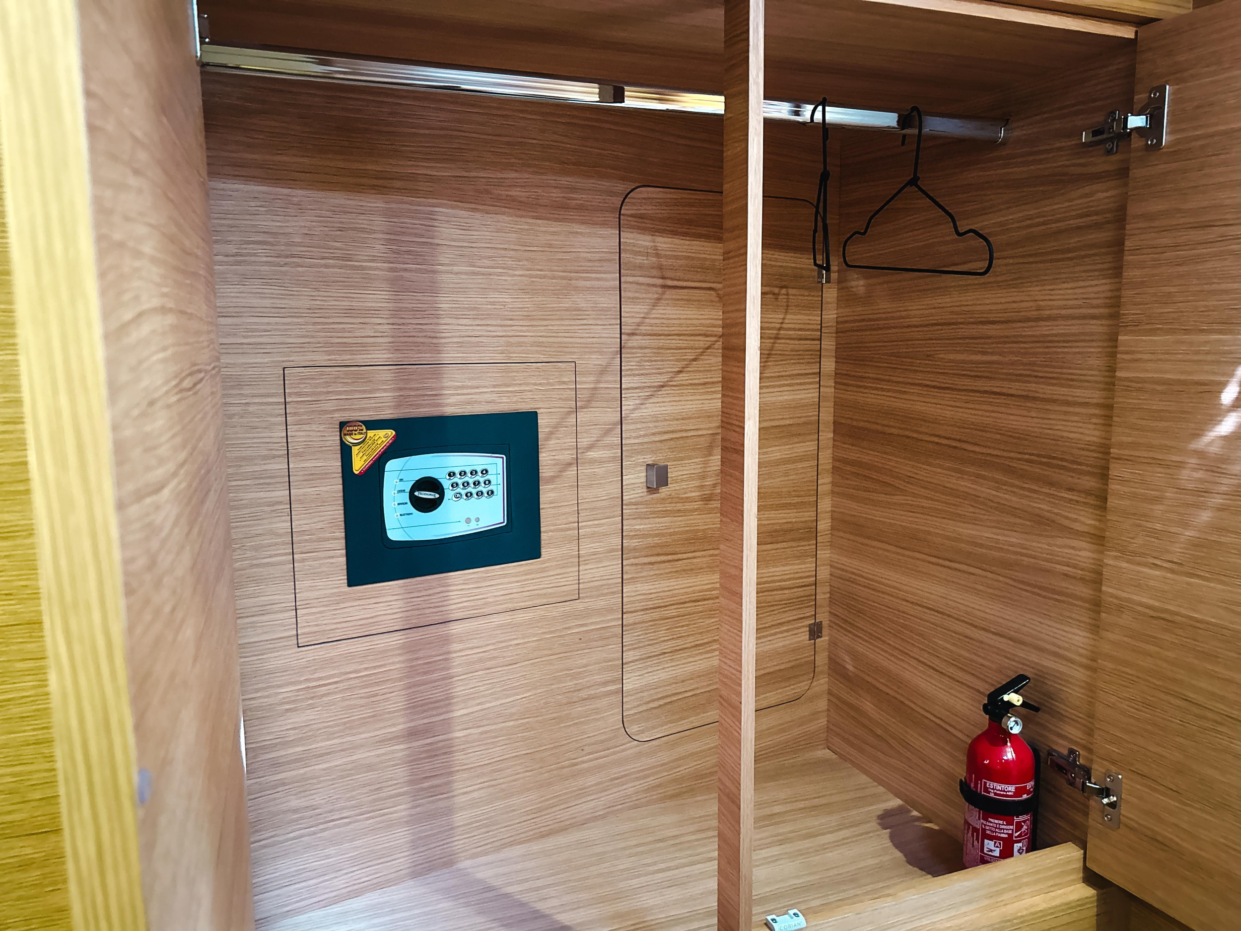 Solaris 50 — photo 2