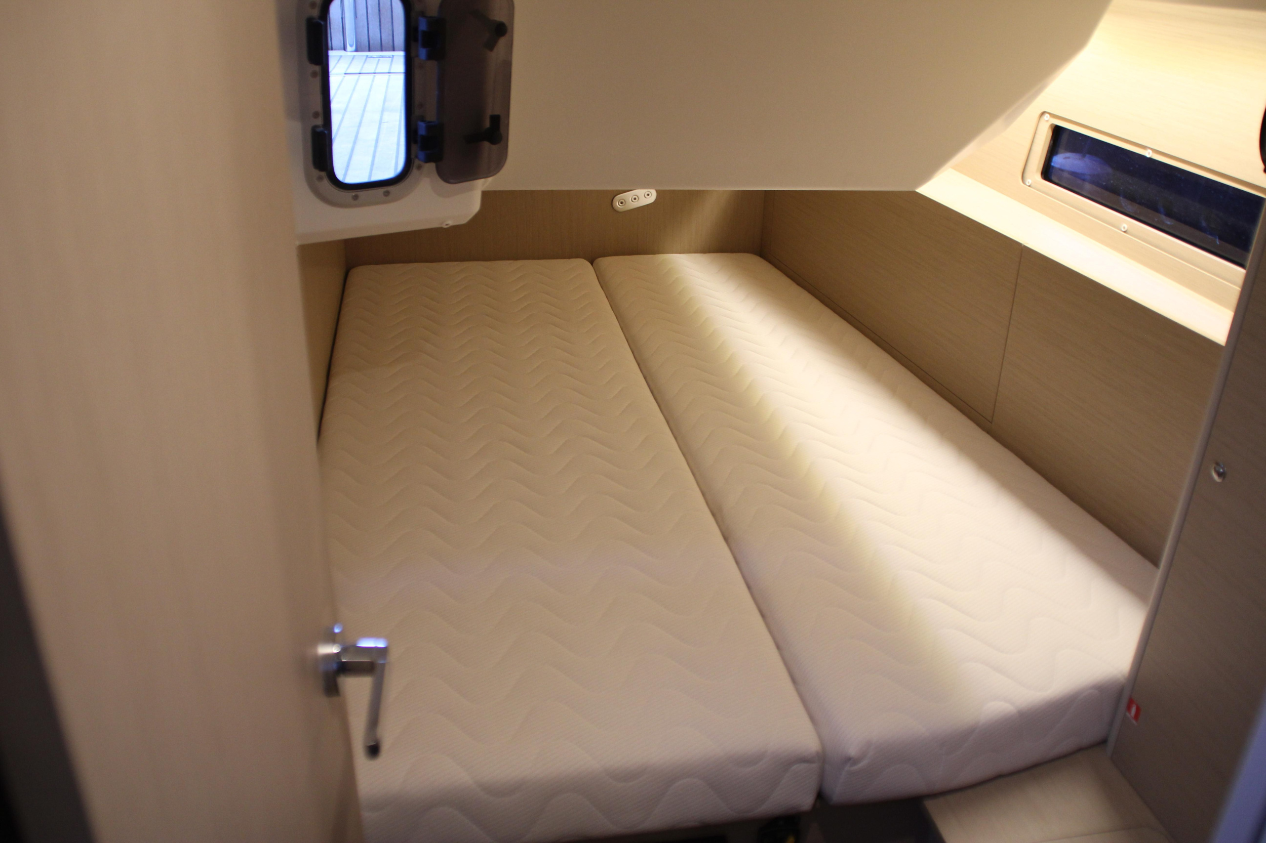 Photo #16 - Oceanis 40.1 (Maranel) en Salamina - 16982