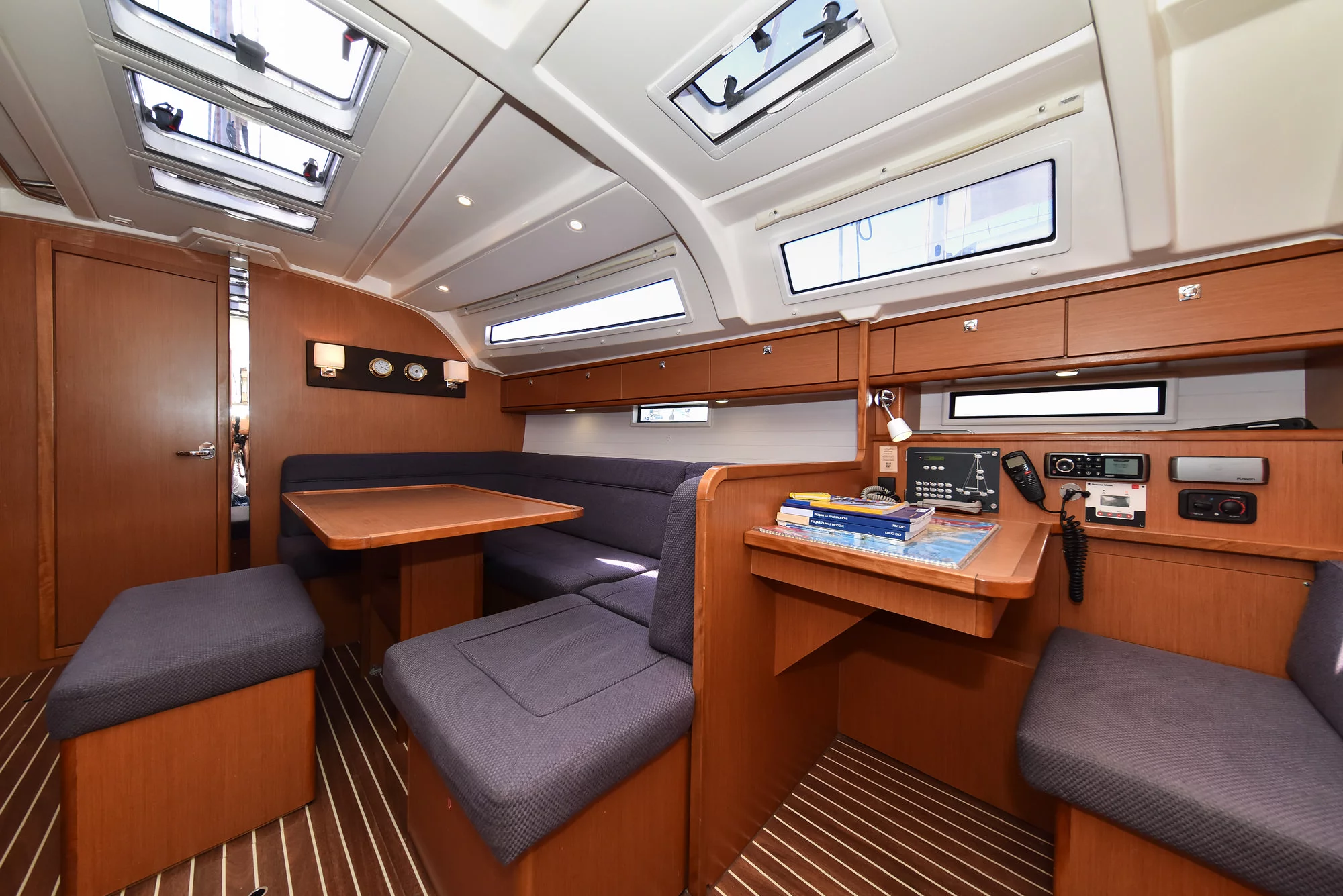 Bavaria Cruiser 41 (CHILL BILL)  - 36