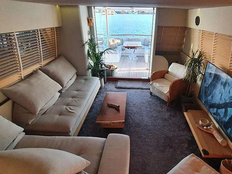 Maiora 70ft Custom Order (Maiora) Interior image - 10