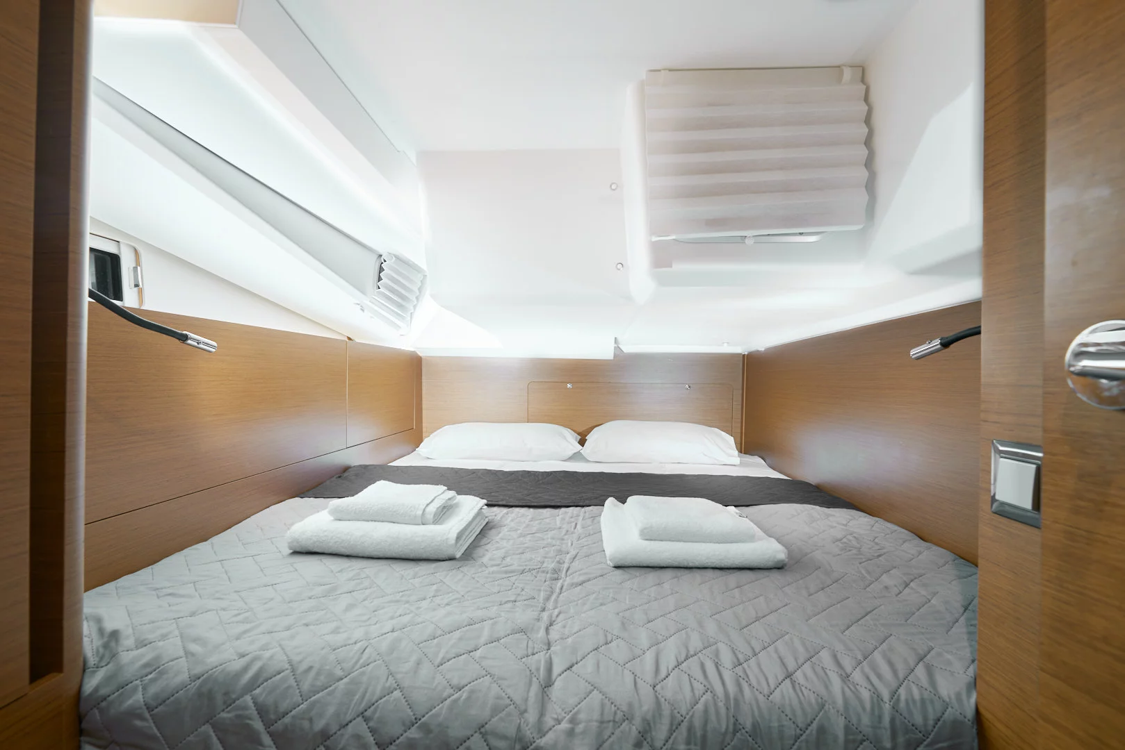 Sun Odyssey 440 (Nymeria | Water-maker, Solar Panel, Teak Cockpit)  - 1