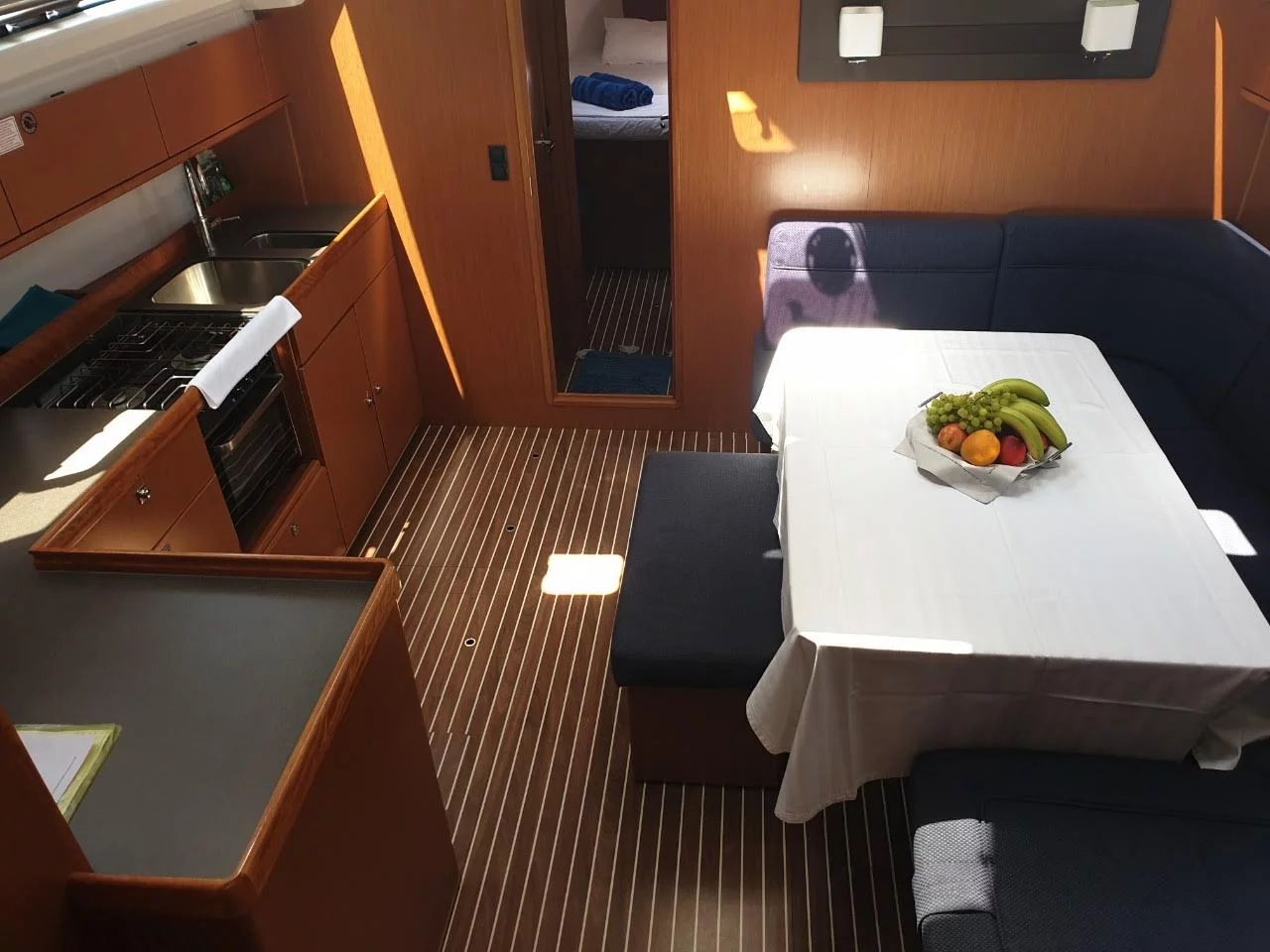 Bavaria 46 Cruiser (Aelia) Interior image - 5