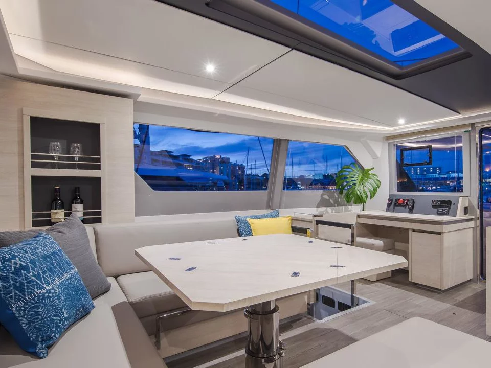 Leopard 50 () Interior image - 1