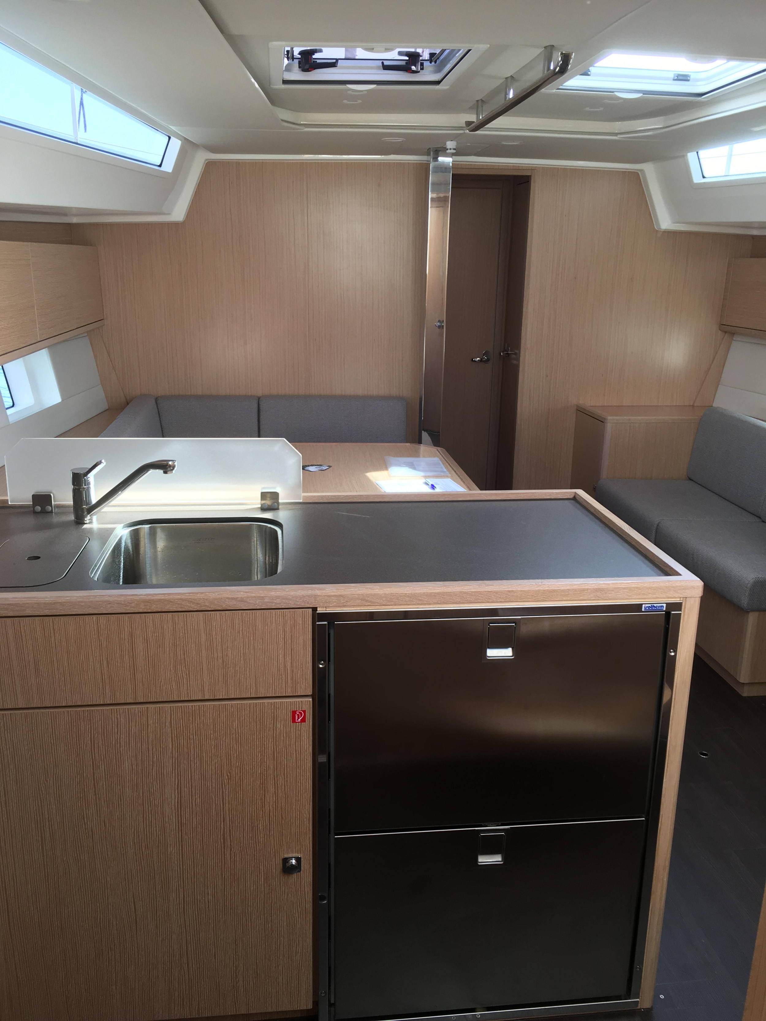 Photo #8 - Bavaria C45 (Red Horizon) en Palerme - 9791