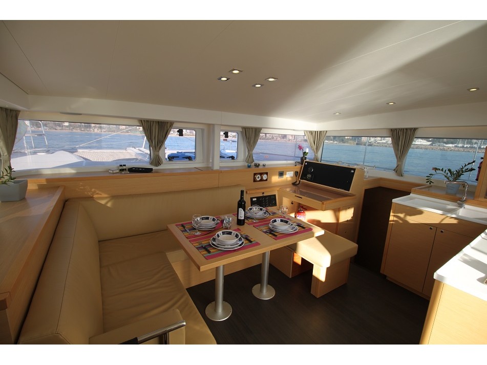 Photo #12 - Lagoon 400 S2 (Sailing Blue 4 - Refit 2021) in Athens - 8651