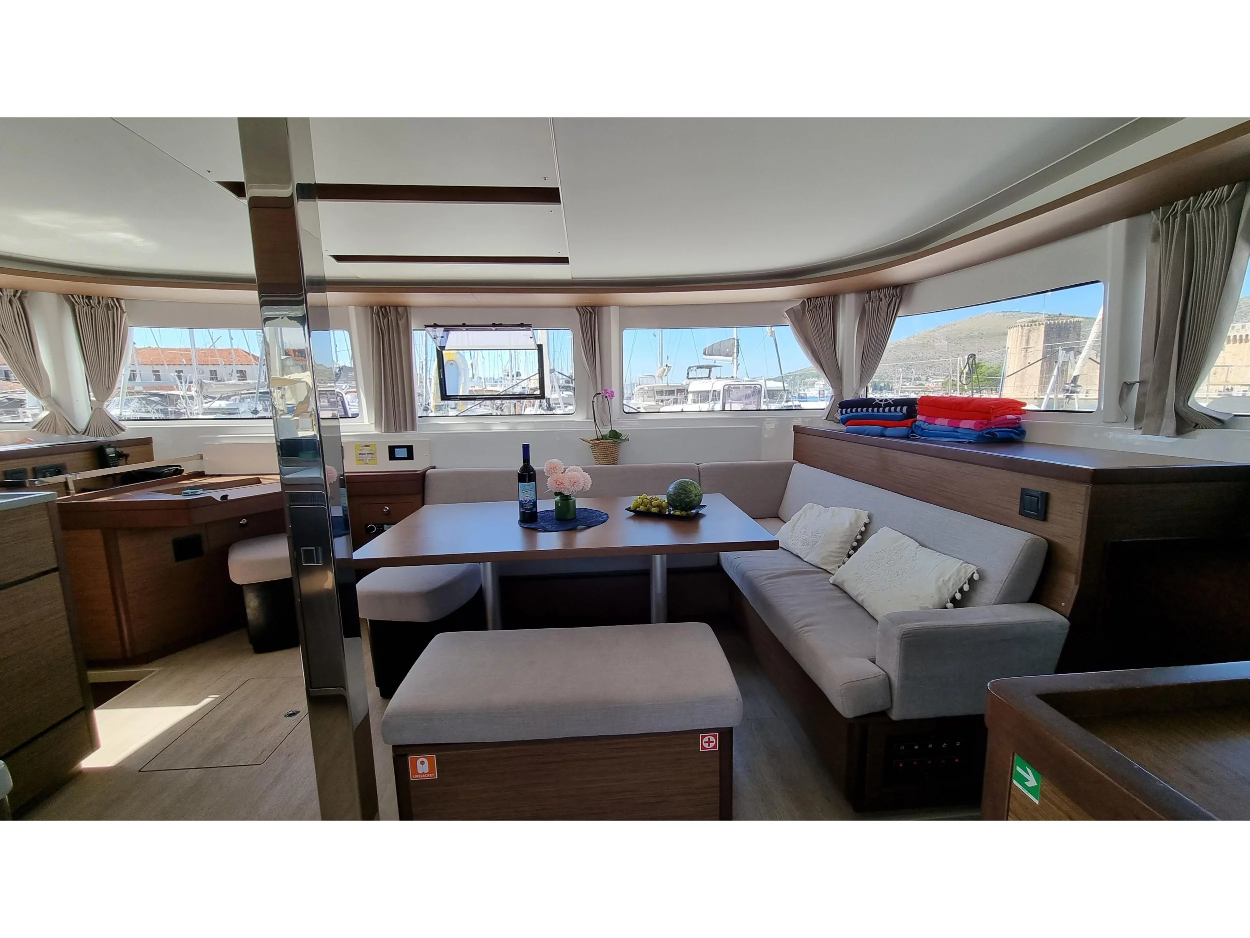 Lagoon 46 Fly (MAGIC POINT) Interior image - 23
