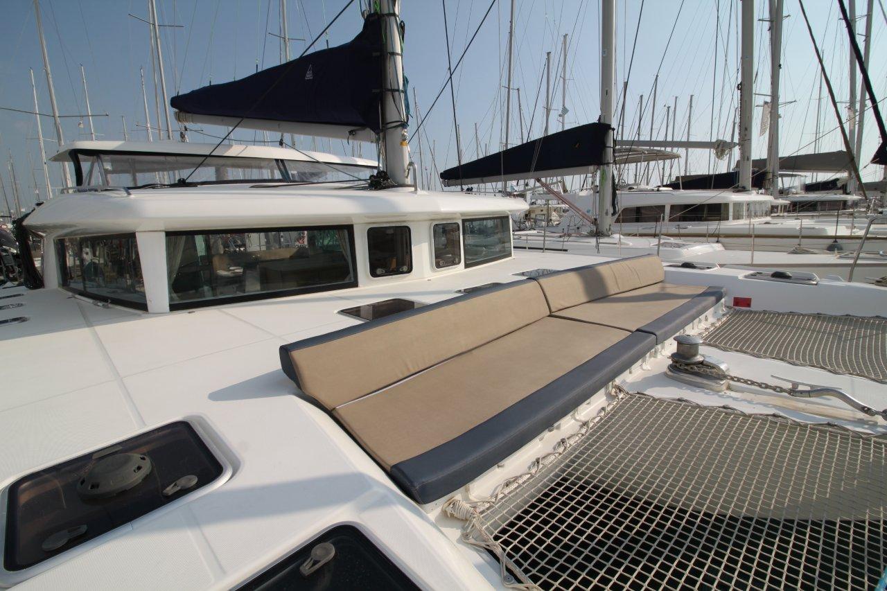 Photo #7 - Lagoon 420 (Vegas - ( - - Refit 2021)) in Athens - 8578