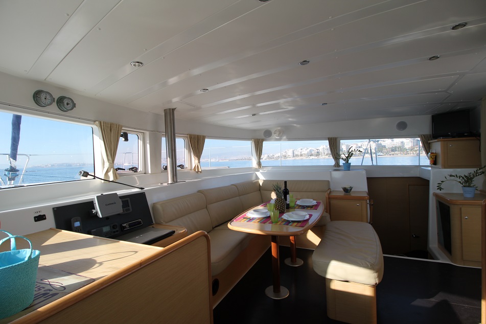 Photo #6 - Lagoon 420 (Vegas - ( - - Refit 2021)) in Athens - 8578