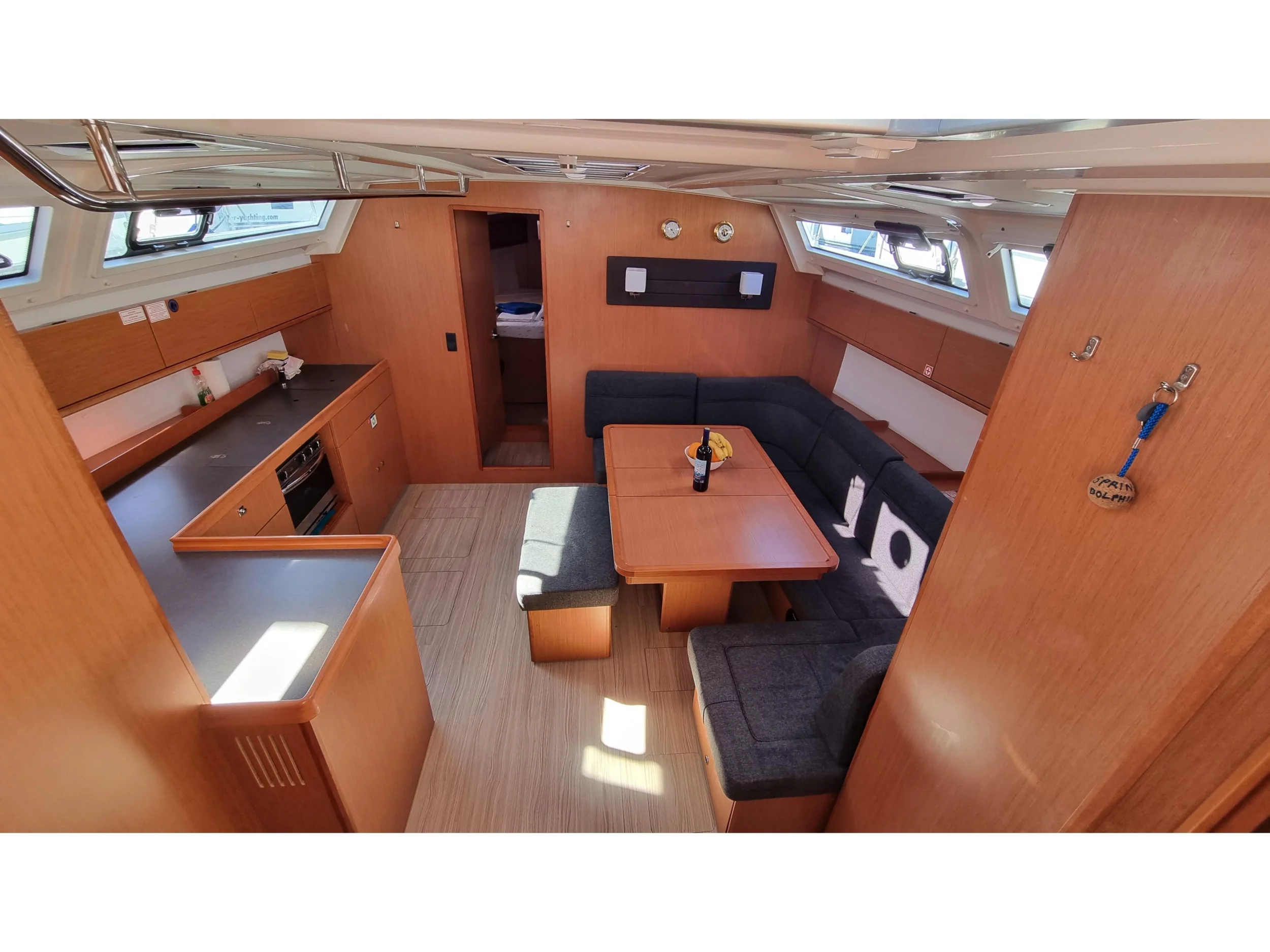 Bavaria Cruiser 46 (Spring Dolphin) Interior image - 16