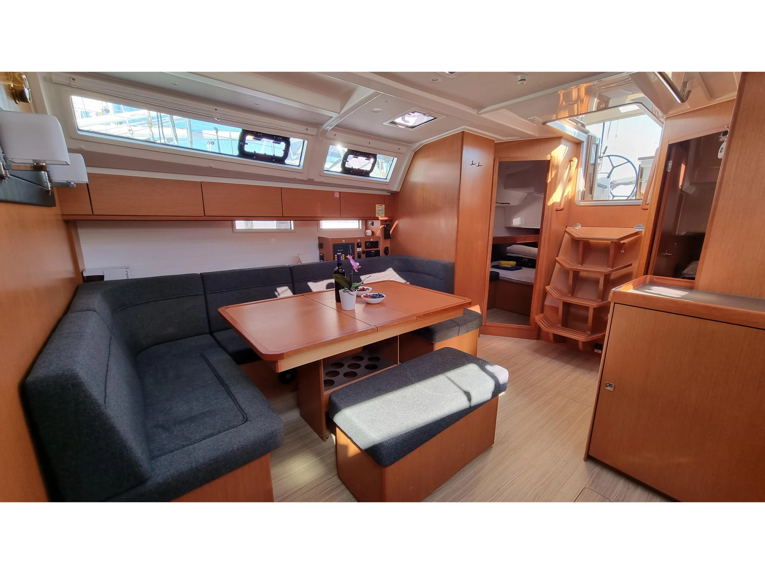 Bavaria Cruiser 46 (Iustitia) Interior image - 2