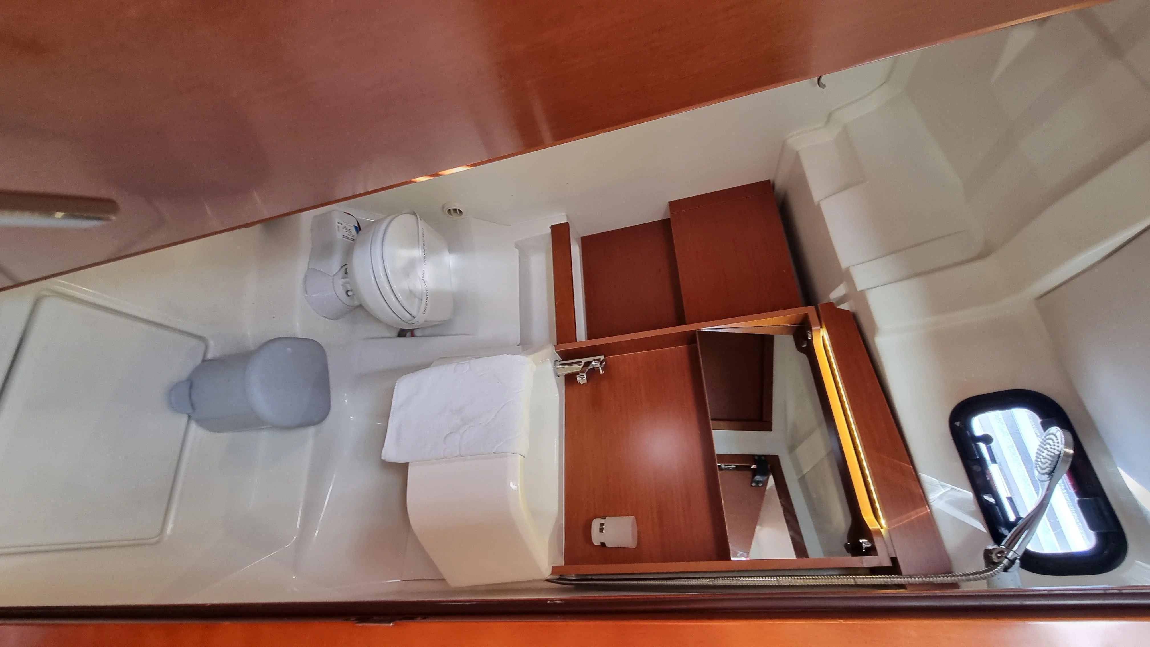 Oceanis 51.1 (South Point)  - 16