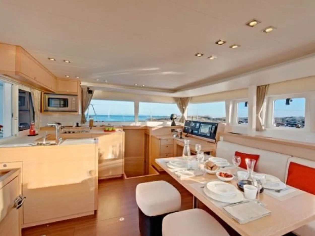 Lagoon 440 (Vida Loka) Interior image - 1
