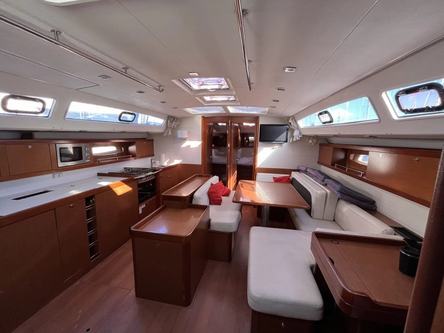 Oceanis 50 Family (Vanessa M) Interior image - 25