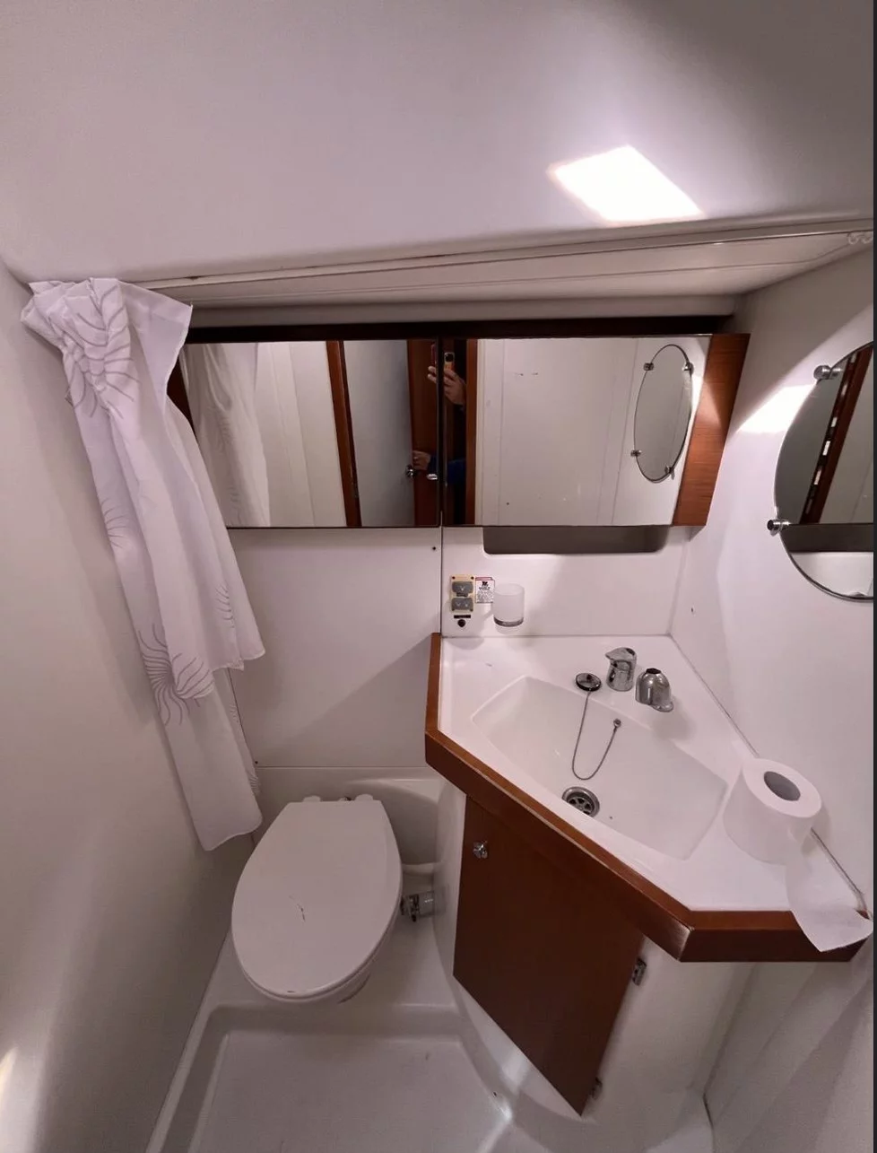 Oceanis 50 Family (Vanessa M)  - 24