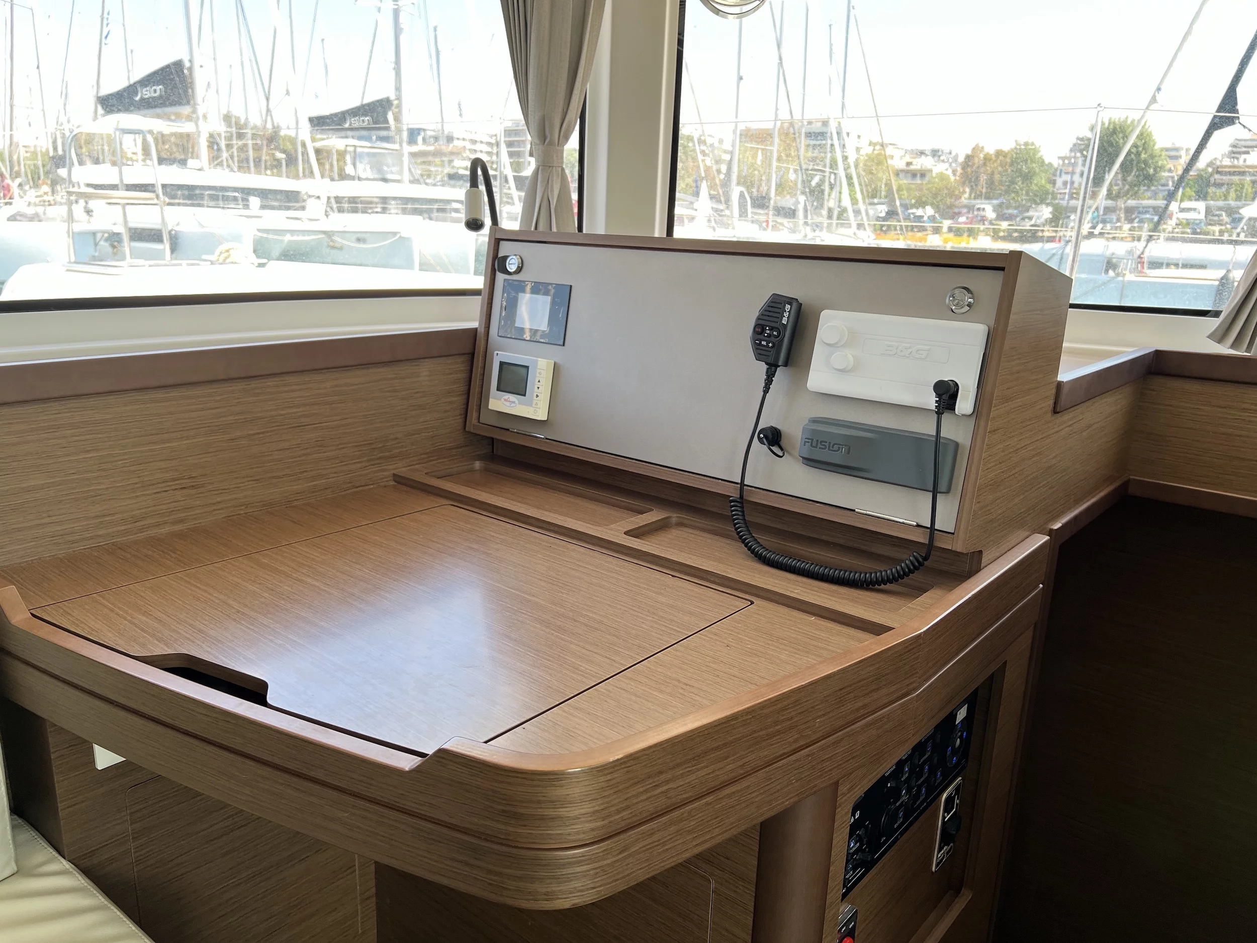 Lagoon 42 (Sea Hawk)  - 19