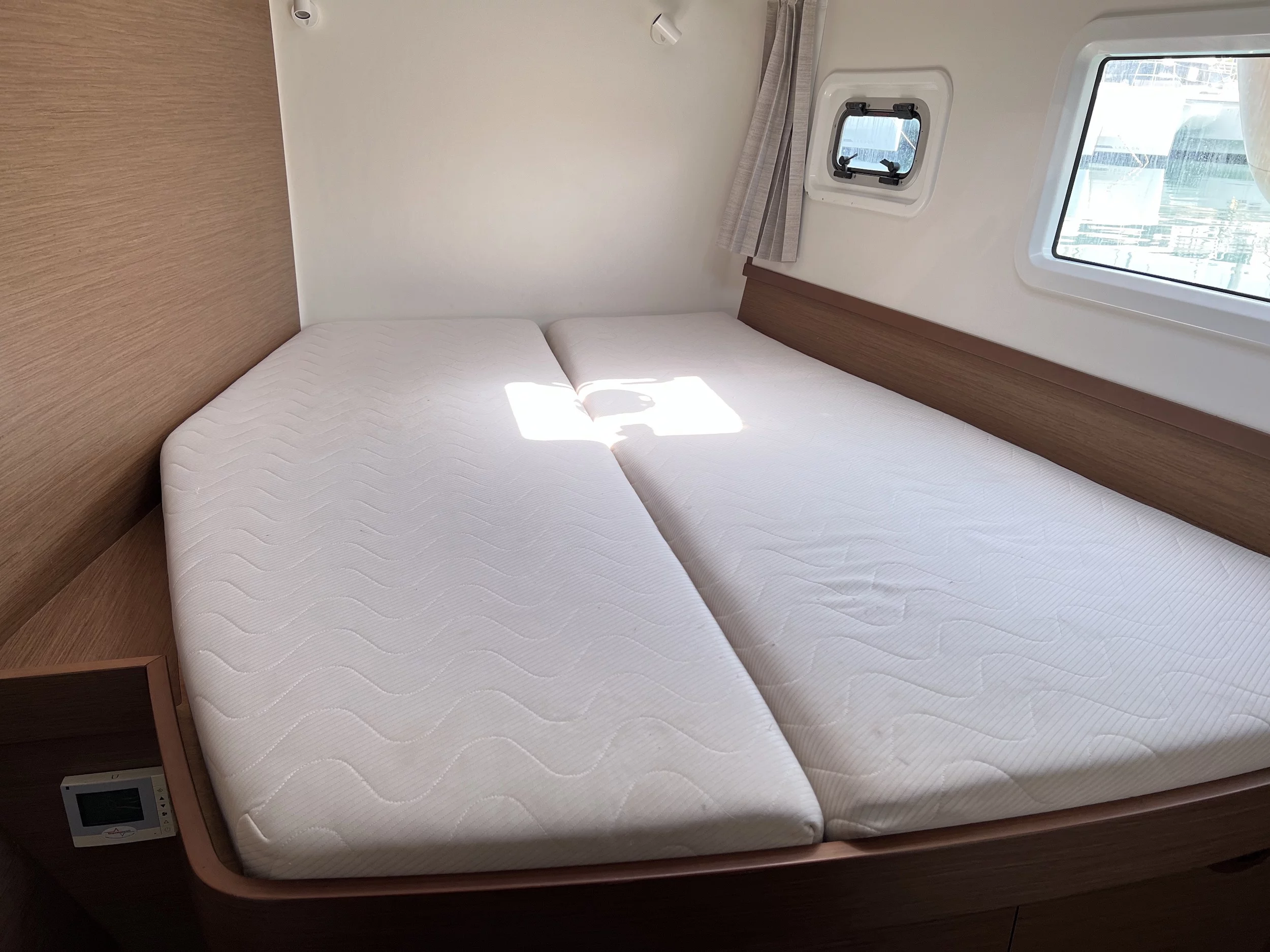 Lagoon 42 (Sea Hawk)  - 20