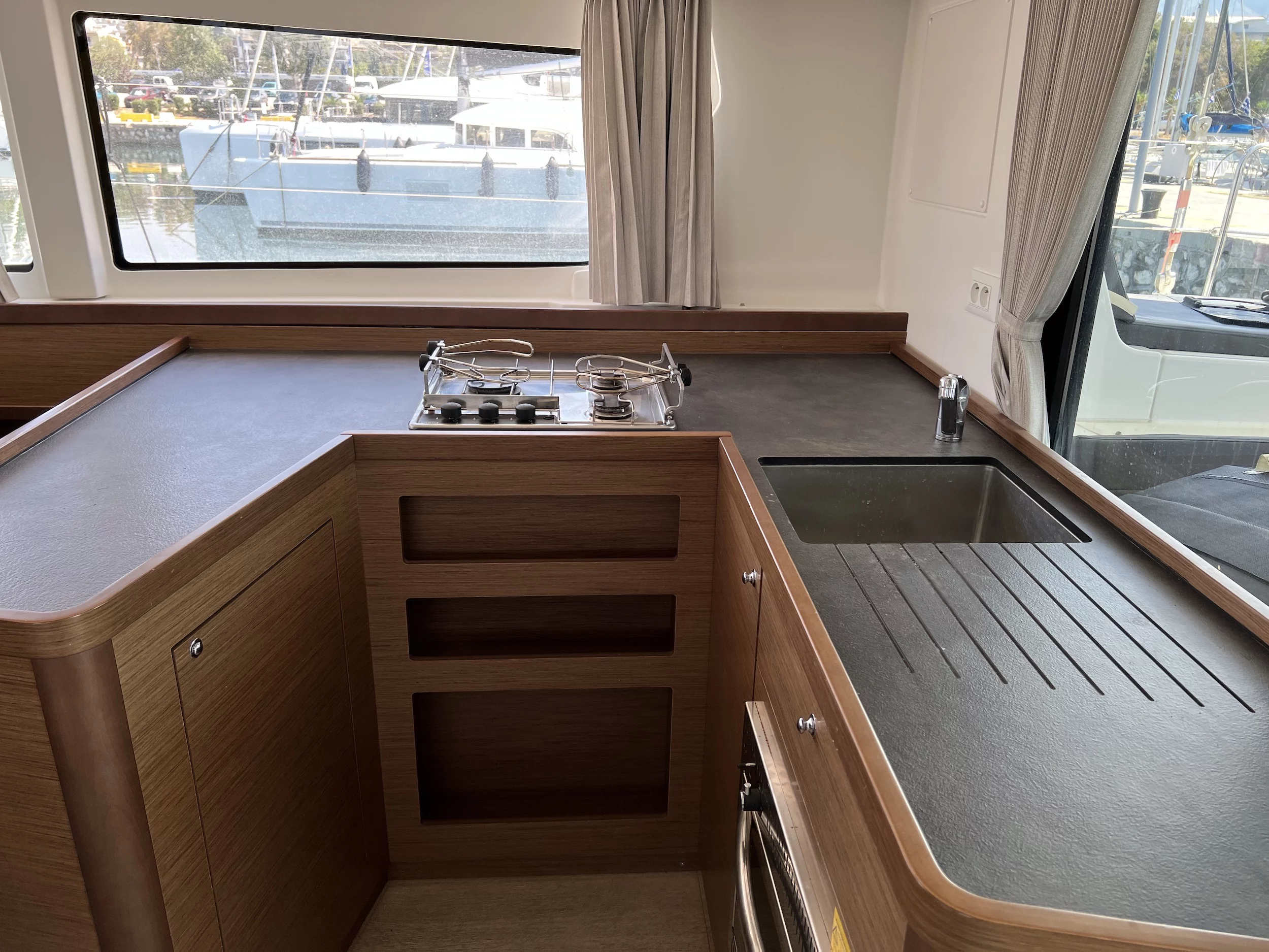 Lagoon 42 (Sea Hawk)  - 6