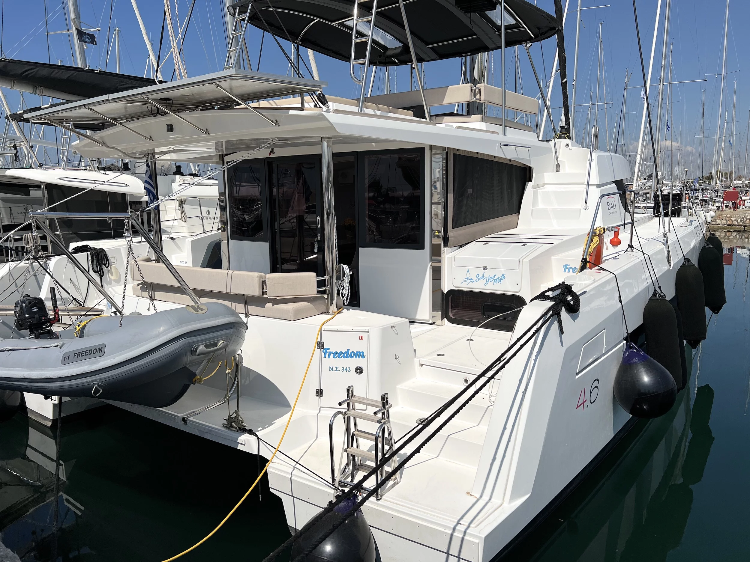 Bali 4.6 (5+1 cab) (Freedom)  - 10
