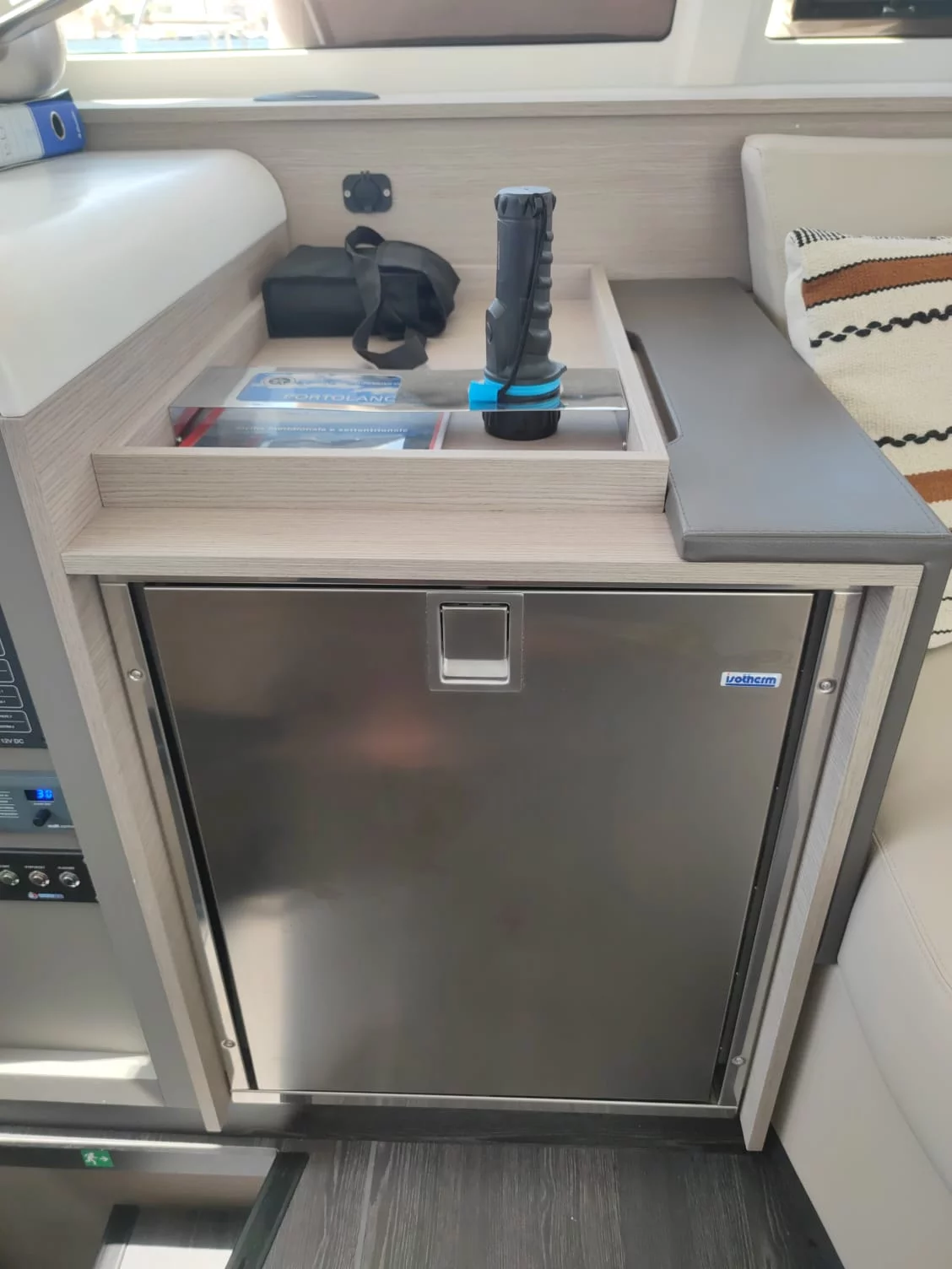 Fountaine Pajot Isla 40 (Wm-Ac in dinette-Gen-Sol.Pan) (Isla)  - 27