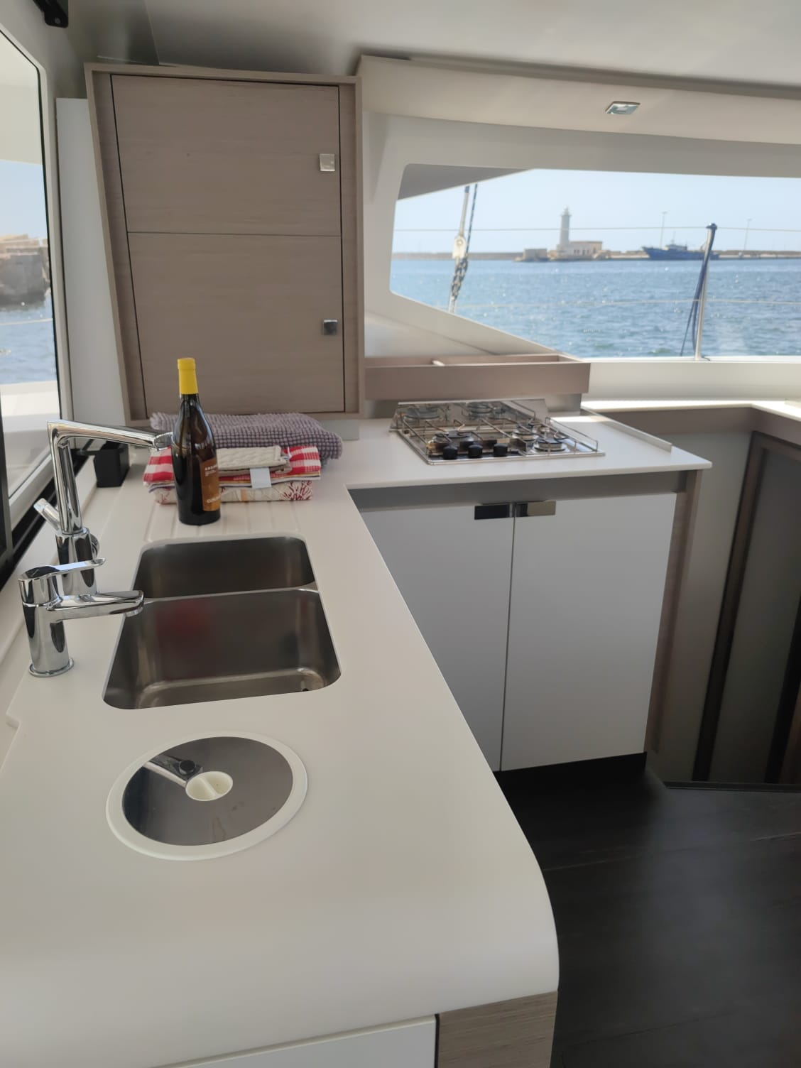 Photo #23 - Fountaine Pajot Isla 40 (Wm-Ac in dinette-Gen-Sol.Pan) (Isla) in Castellamare del Golfo - 16320