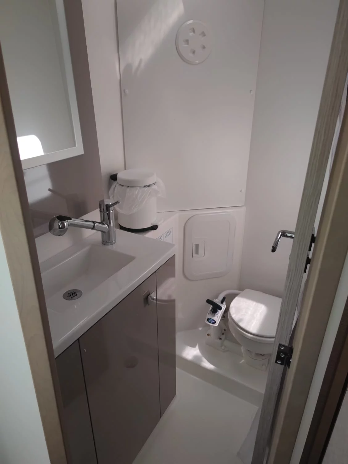 Fountaine Pajot Isla 40 (Wm-Ac in dinette-Gen-Sol.Pan) (Isla)  - 25