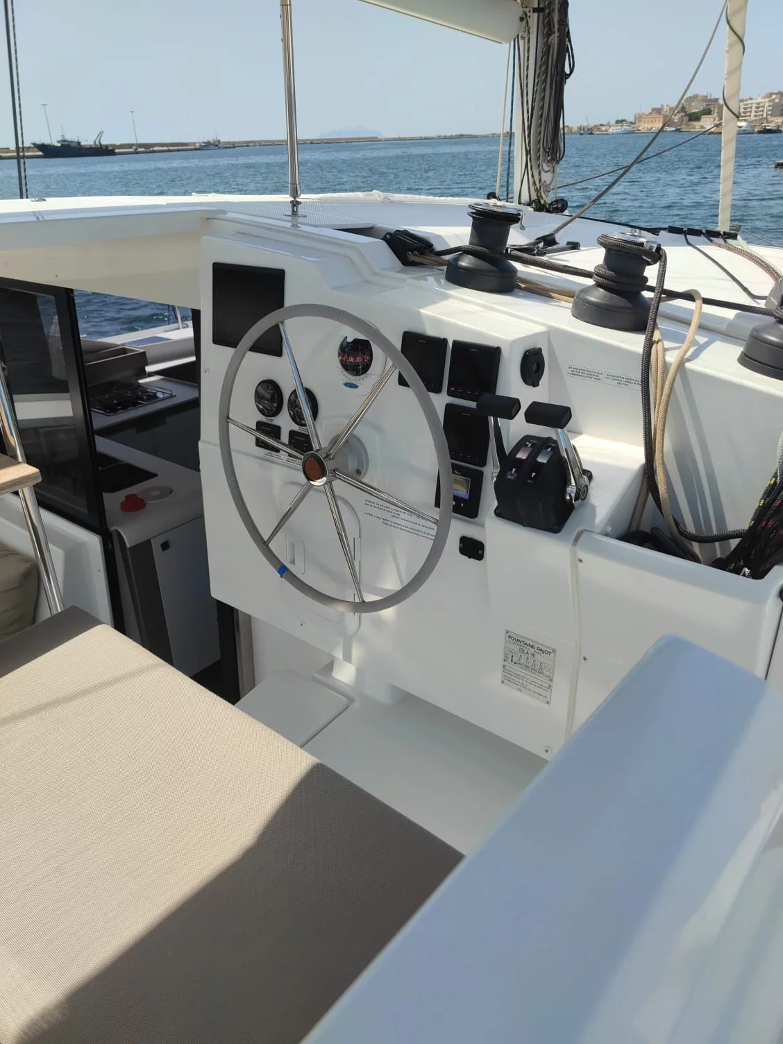 Fountaine Pajot Isla 40 (Wm-Ac in dinette-Gen-Sol.Pan) (Isla)  - 19