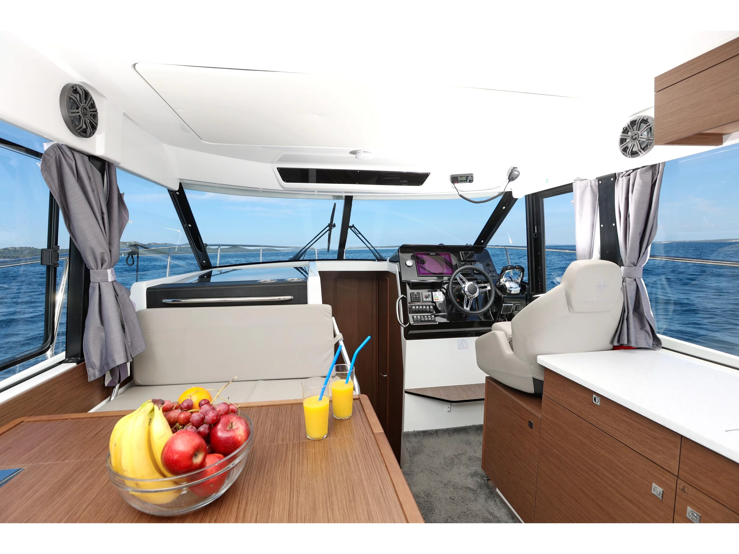 Merry Fisher 1095 (Ginger) Interior image - 3