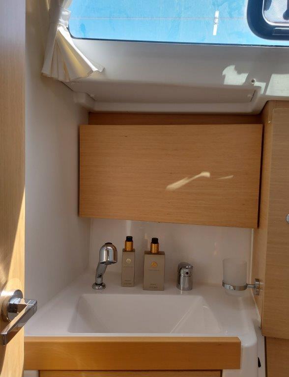 Oceanis 35 R — photo 16