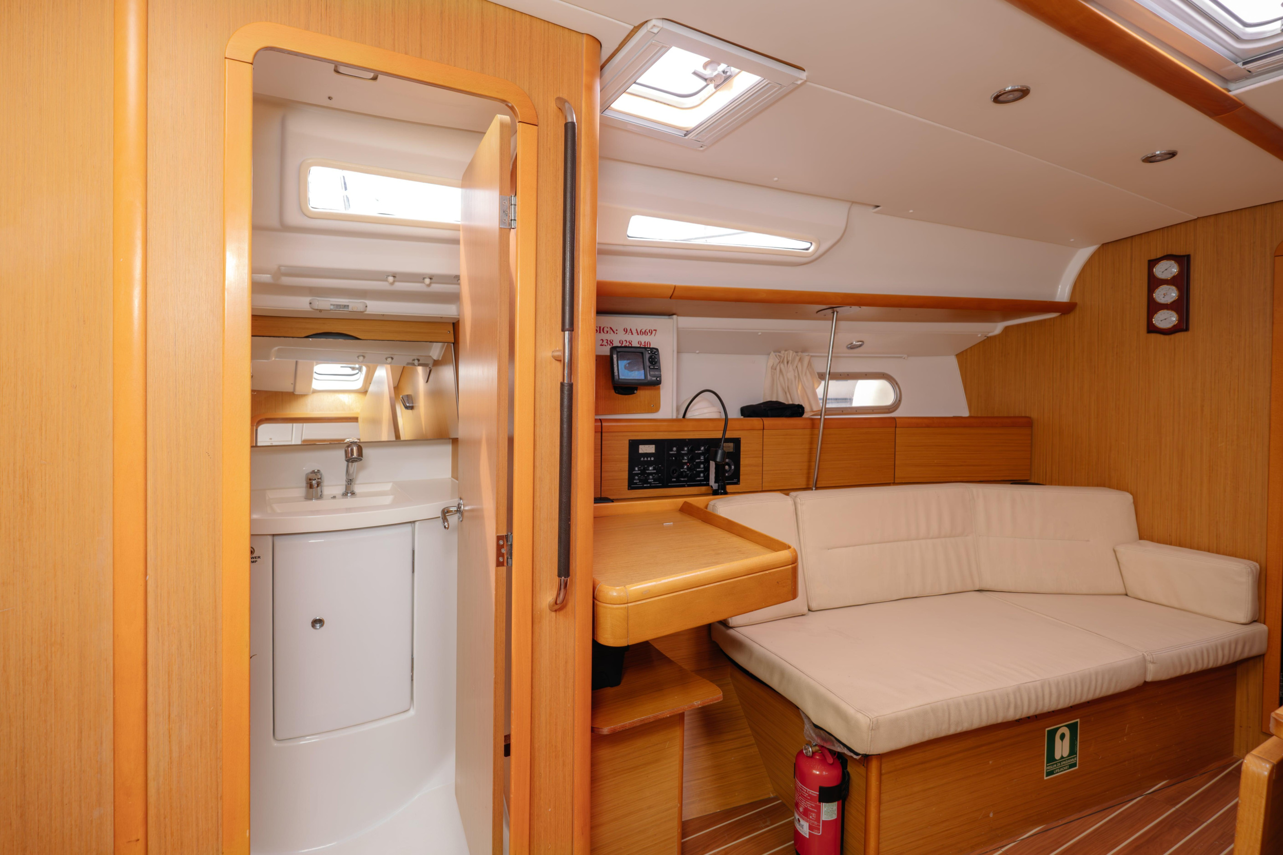 Sun Odyssey 42i — photo 10