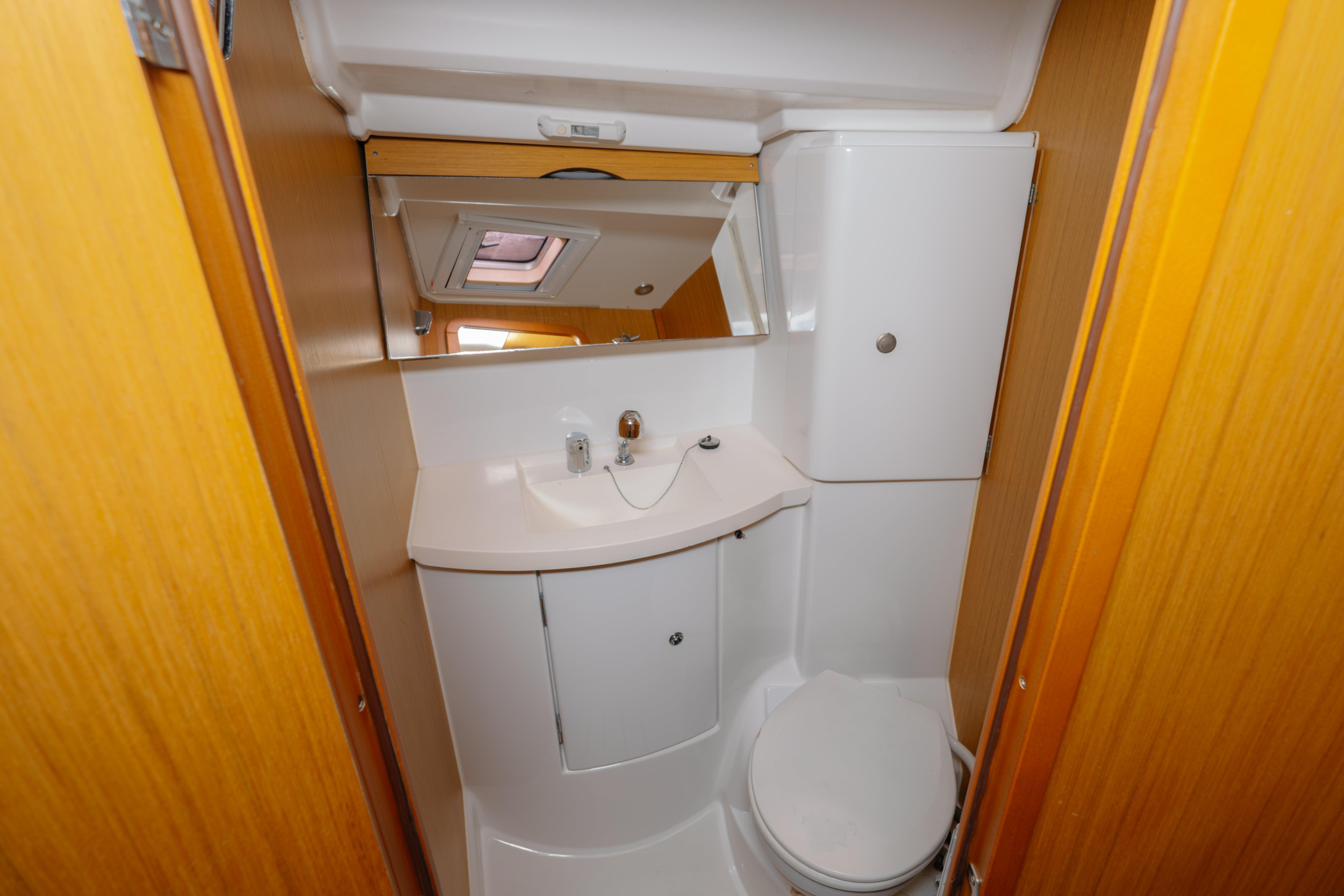 Sun Odyssey 42i — photo 6