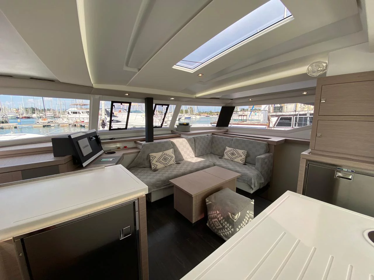 Astréa 42 (Ooga Chaka) Interior image - 5