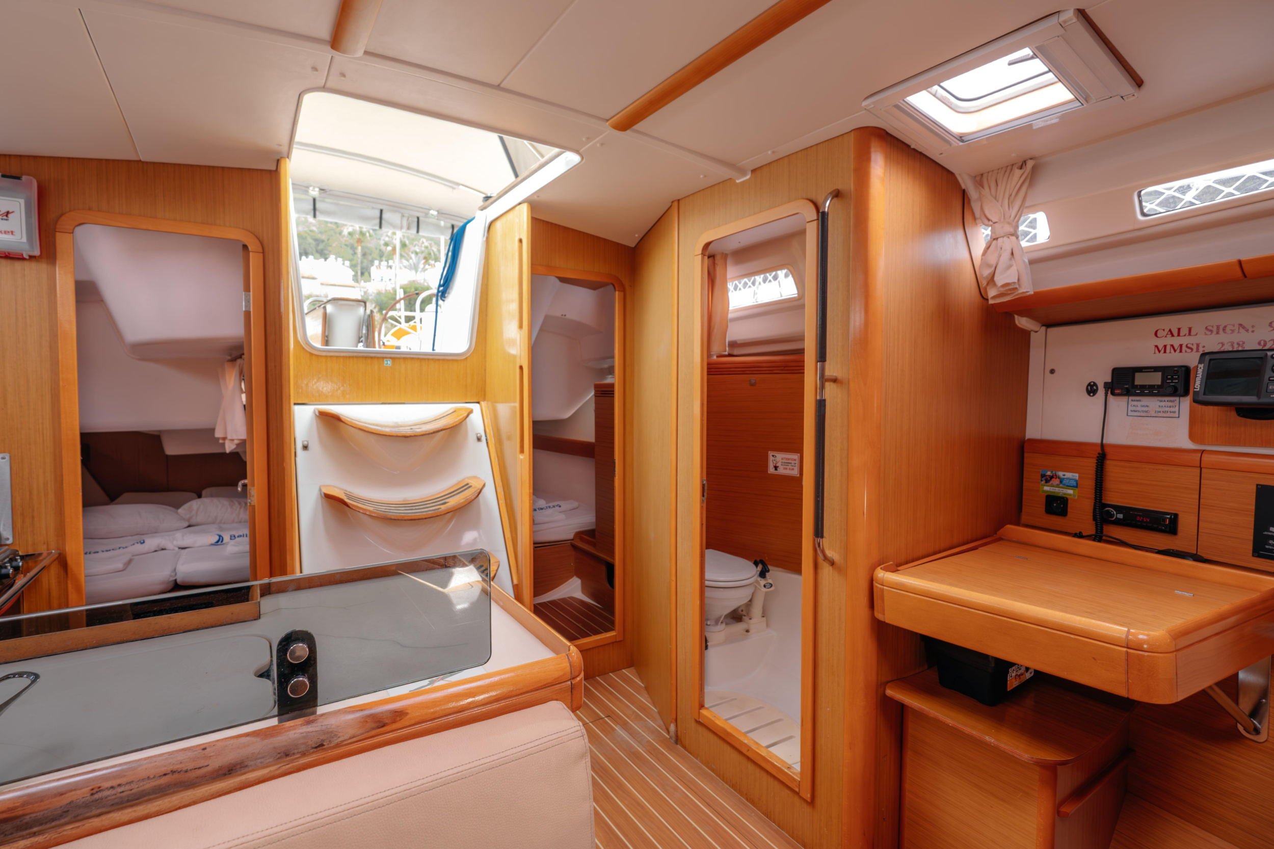 Sun Odyssey 42i — photo 11